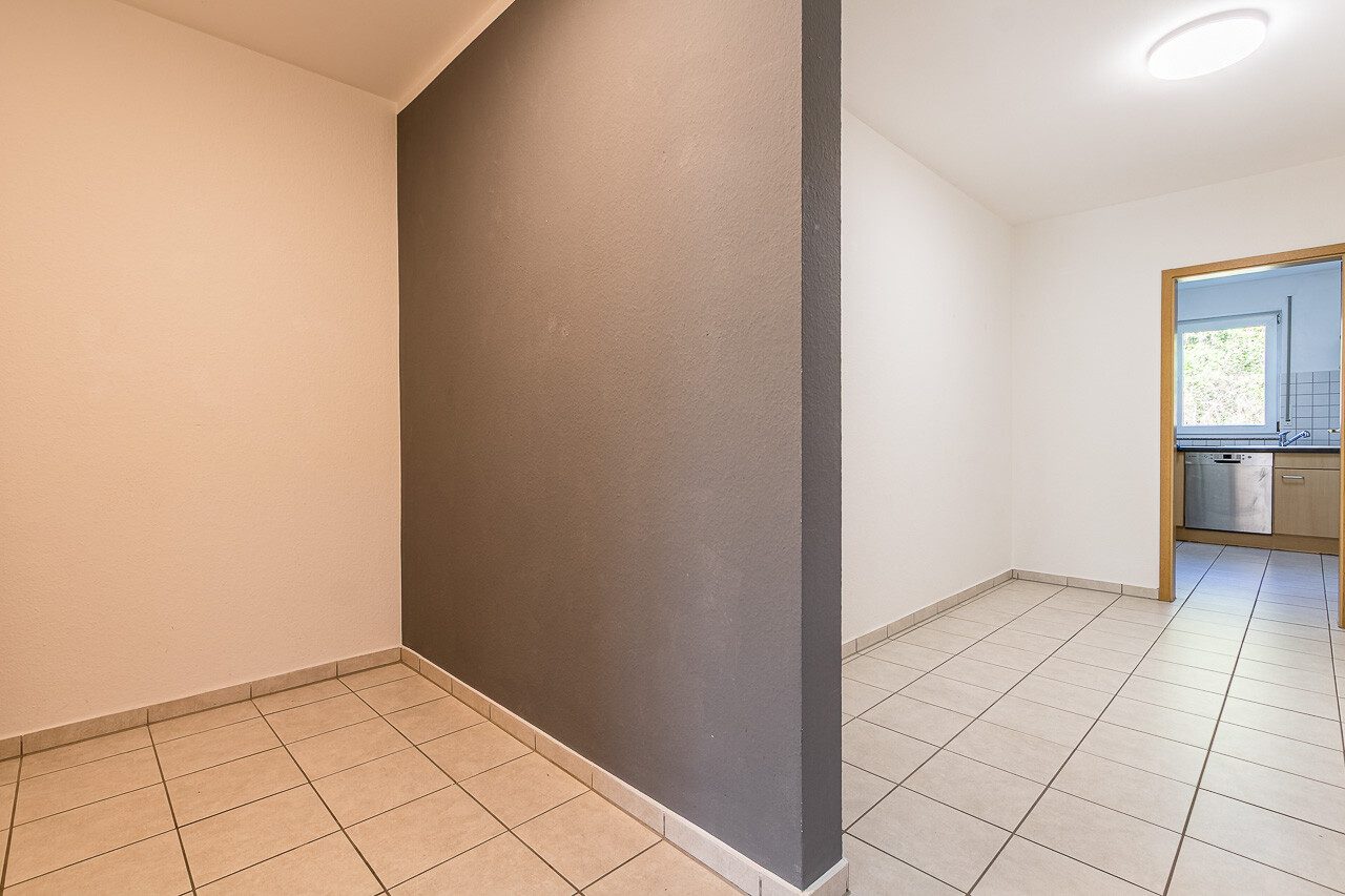 Immobilienangebot - Trier / Olewig - Alle - Gepflegte 2-Zimmer-Wohnung mit Balkon, Einbauküche und Tiefgaragenstellplatz in Trier-Olewig