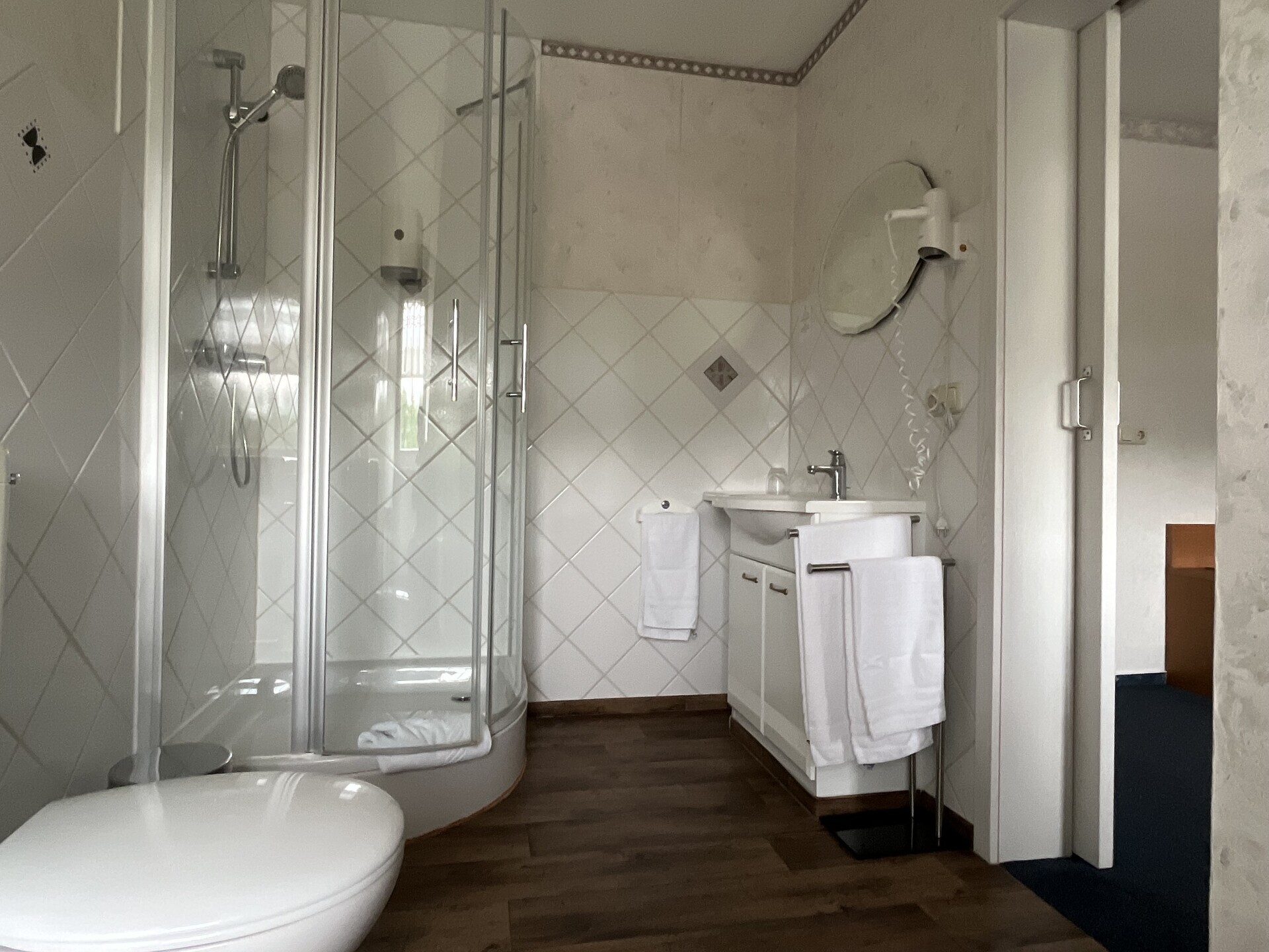 Immobilienangebot - Mühlhausen/Thüringen - Alle - Außergewöhnlicher Landgasthof - alte Mühle
Hotel, Eventlocation, Wohnimmobilien &  30.000 m² Grdstk.