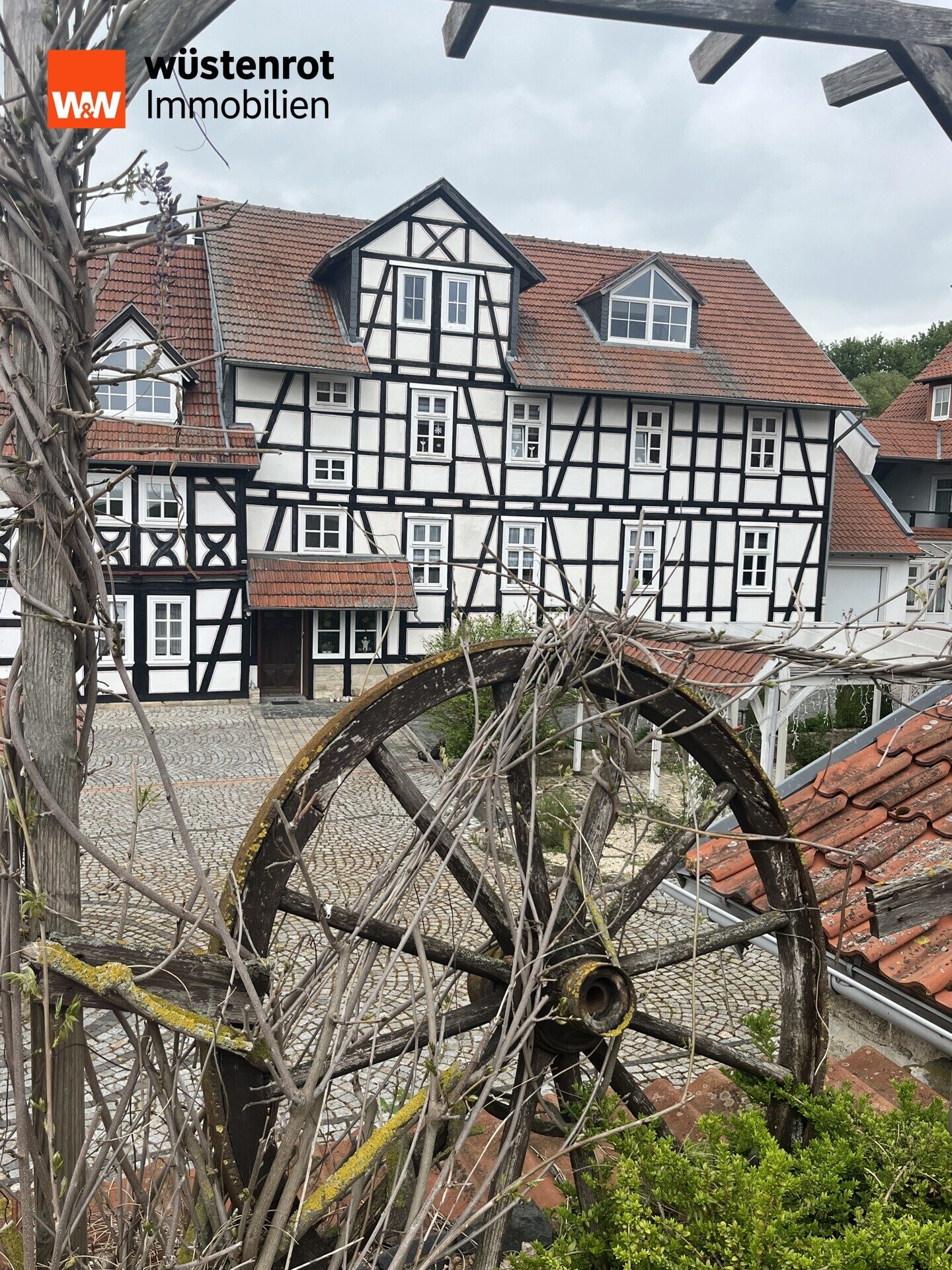 Immobilienangebot - Mühlhausen/Thüringen - Alle - Außergewöhnlicher Landgasthof - alte Mühle
Hotel, Eventlocation, Wohnimmobilien &  30.000 m² Grdstk.