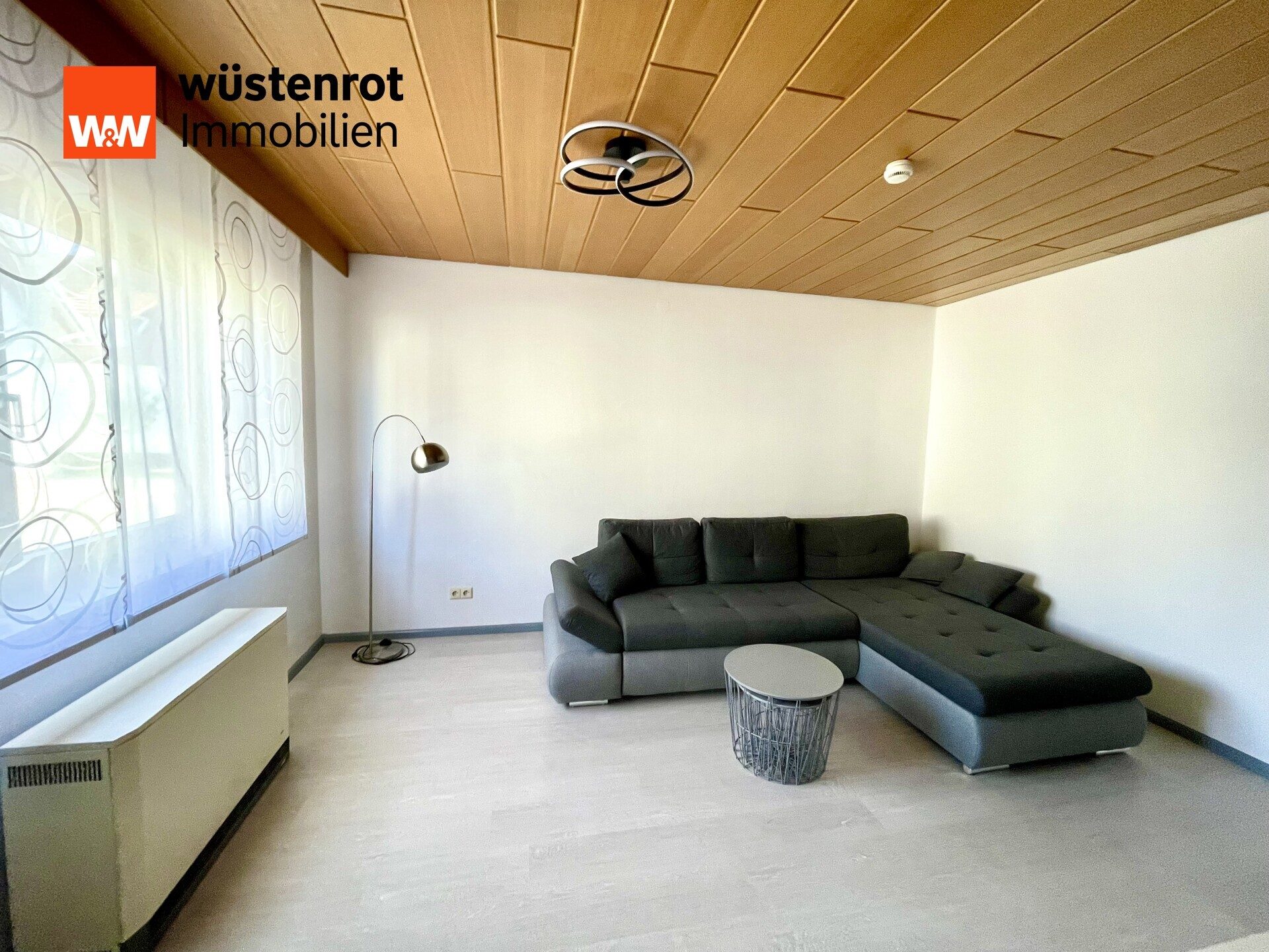 Immobilienangebot - Ötigheim - Alle - ENTFALTUNG IM ZWEIFAMILIENHAUS: 2 Etagen mit 6 Zimmer, KFZ-Stellplätze, schöne und sehr ruhige Lage*