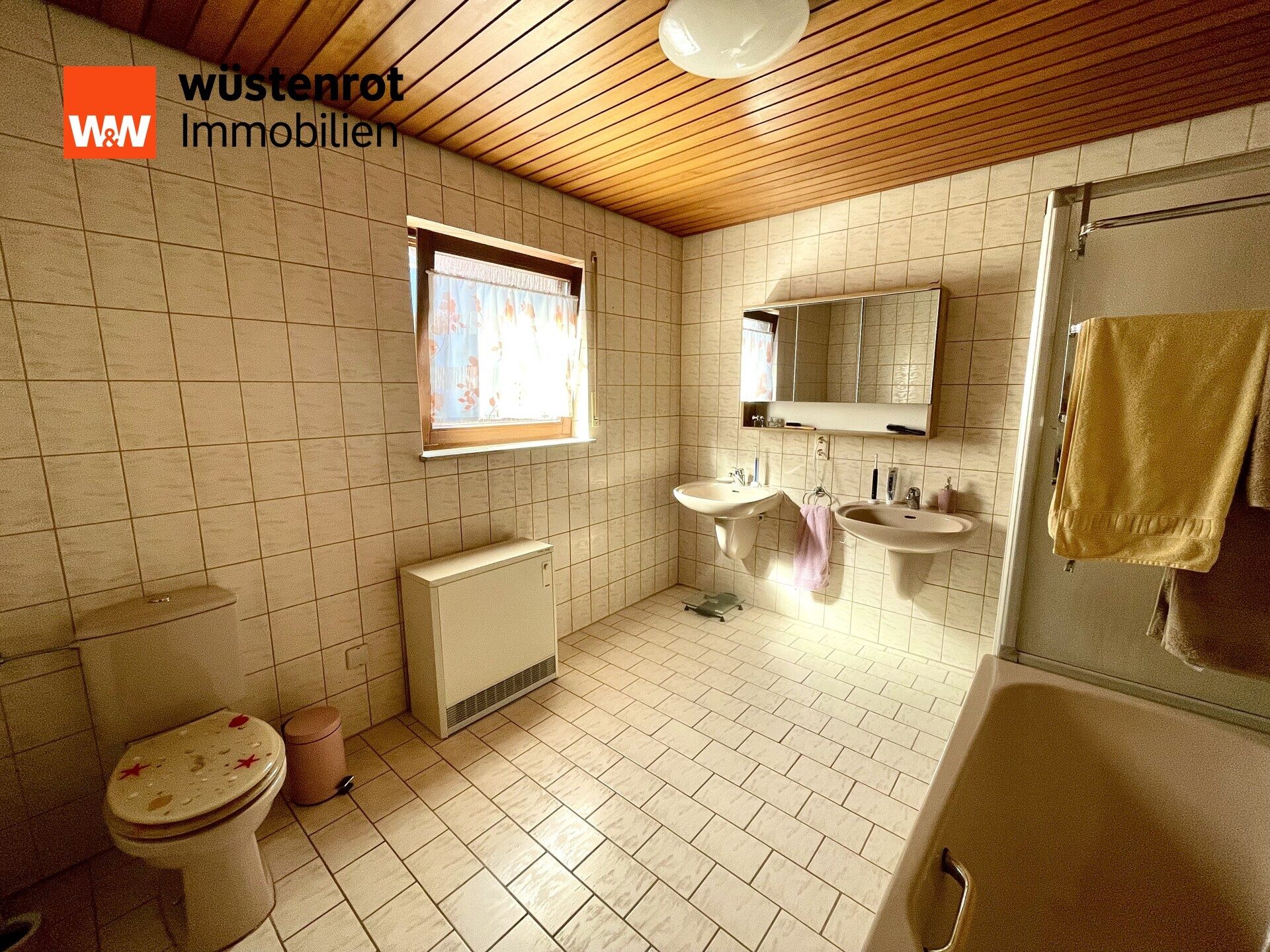 Immobilienangebot - Ötigheim - Alle - ENTFALTUNG IM ZWEIFAMILIENHAUS: 2 Etagen mit 6 Zimmer, KFZ-Stellplätze, schöne und sehr ruhige Lage*