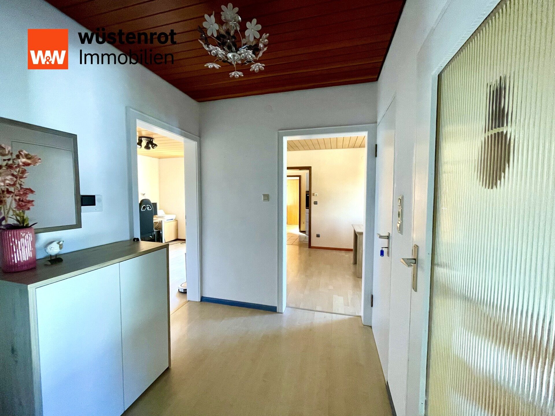 Immobilienangebot - Ötigheim - Alle - ENTFALTUNG IM ZWEIFAMILIENHAUS: 2 Etagen mit 6 Zimmer, KFZ-Stellplätze, schöne und sehr ruhige Lage*