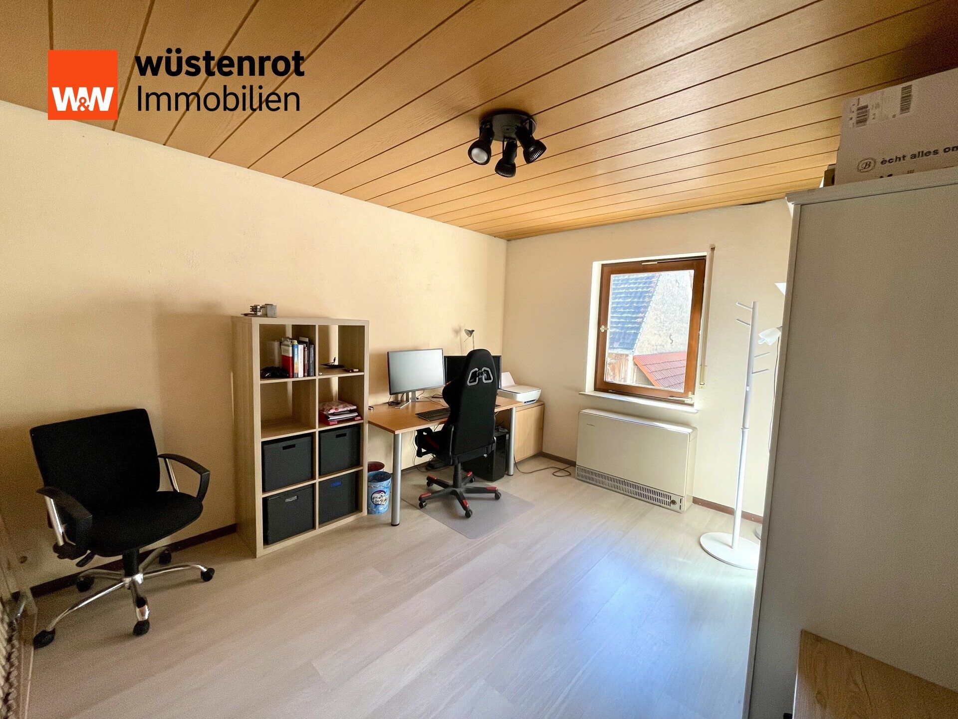Immobilienangebot - Ötigheim - Alle - ENTFALTUNG IM ZWEIFAMILIENHAUS: 2 Etagen mit 6 Zimmer, KFZ-Stellplätze, schöne und sehr ruhige Lage*