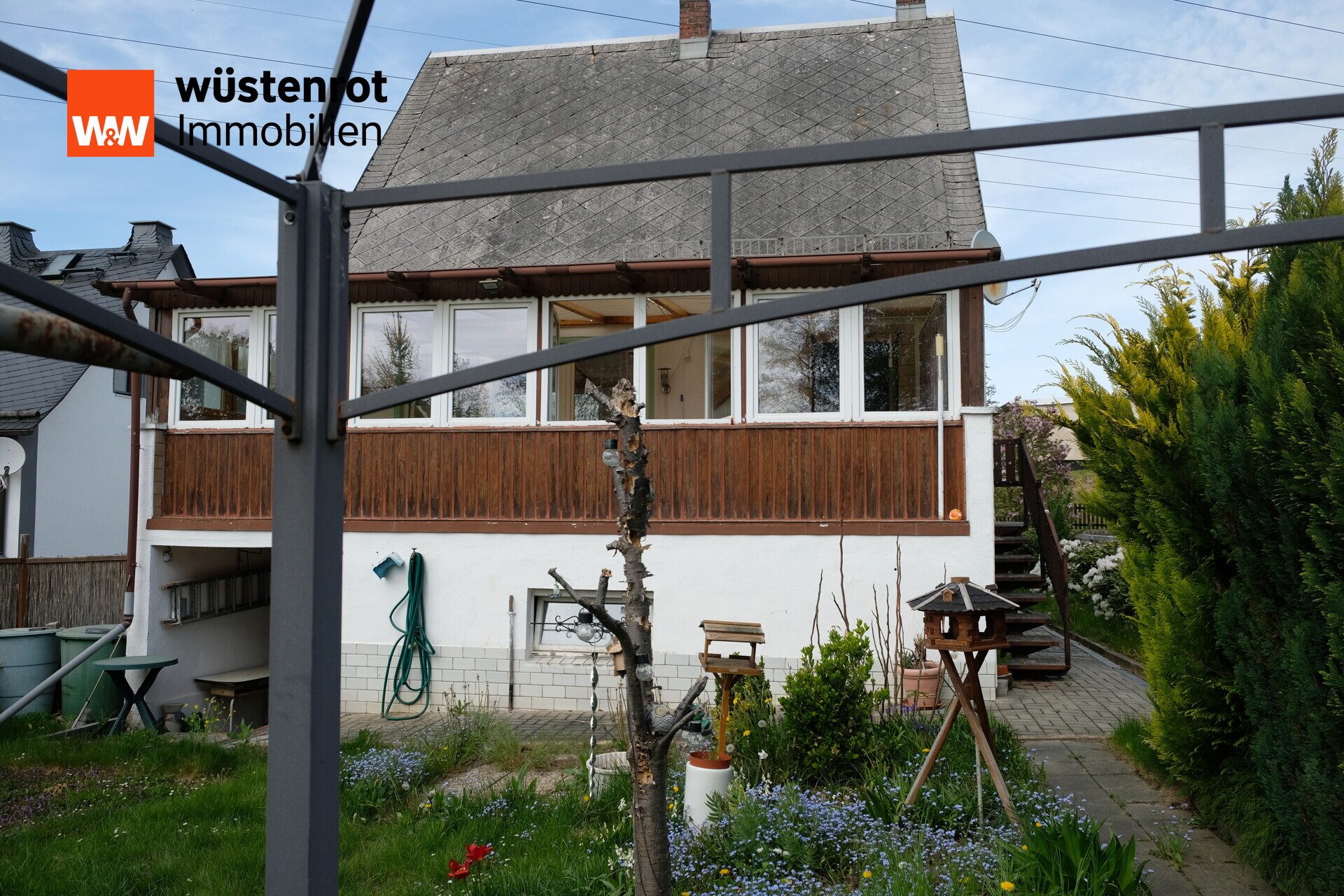 Immobilienangebot - Zwickau / Pöhlau - Alle - Charmantes EFH mit Wintergarten, Kamin & großem Grundstück – viel Potenzial