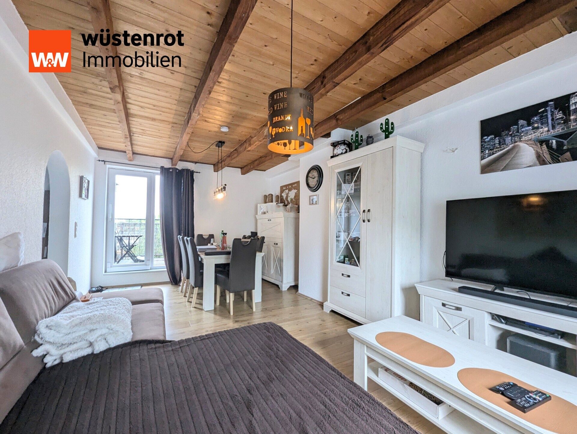 Immobilienangebot - Gelsenkirchen / Schalke - Alle - Wohnen auf zwei Ebenen: Moderne Maisonette mit sonniger Dachterrasse in Schalke, sofort Bezugsfrei