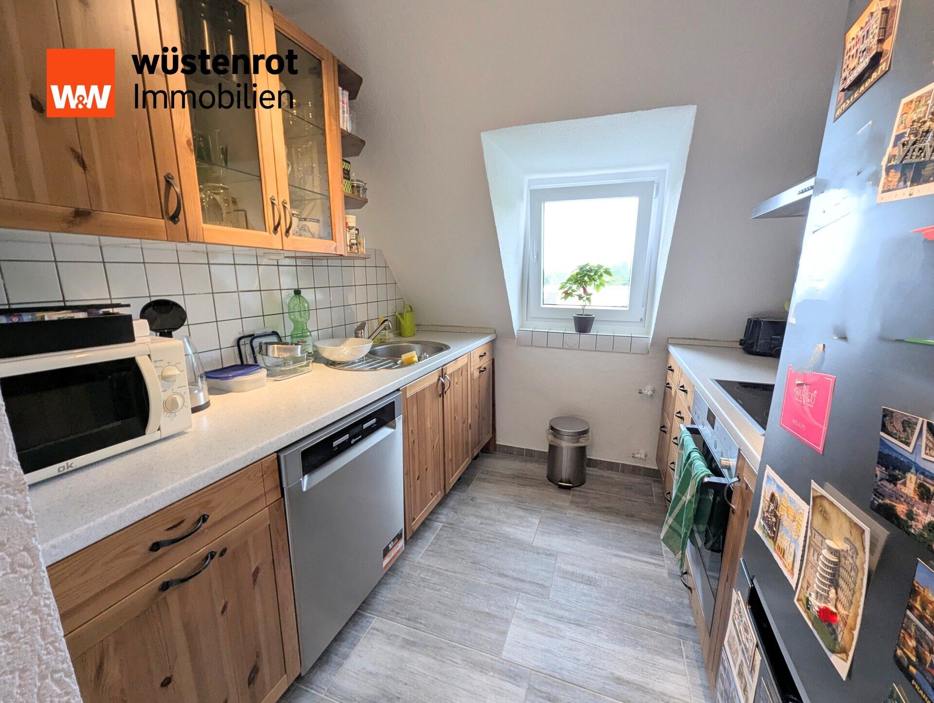Immobilienangebot - Gelsenkirchen / Schalke - Alle - Wohnen auf zwei Ebenen: Moderne Maisonette mit sonniger Dachterrasse in Schalke, sofort Bezugsfrei
