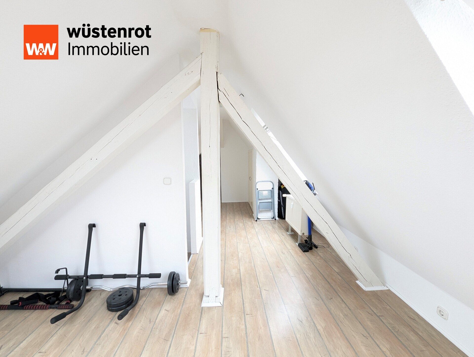 Immobilienangebot - Gelsenkirchen / Schalke - Alle - Wohnen auf zwei Ebenen: Moderne Maisonette mit sonniger Dachterrasse in Schalke, sofort Bezugsfrei