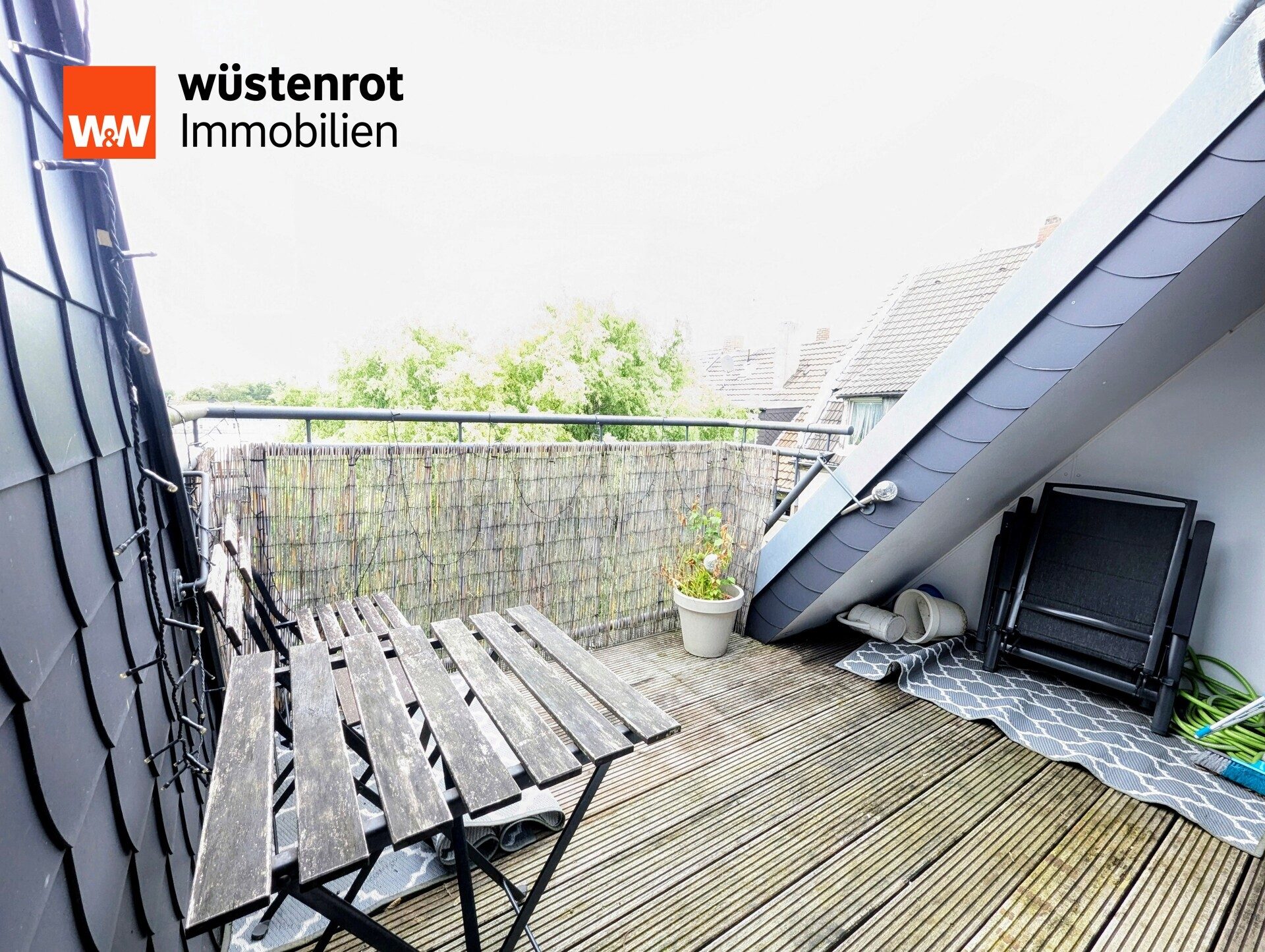 Immobilienangebot - Gelsenkirchen / Schalke - Alle - Wohnen auf zwei Ebenen: Moderne Maisonette mit sonniger Dachterrasse in Schalke, sofort Bezugsfrei