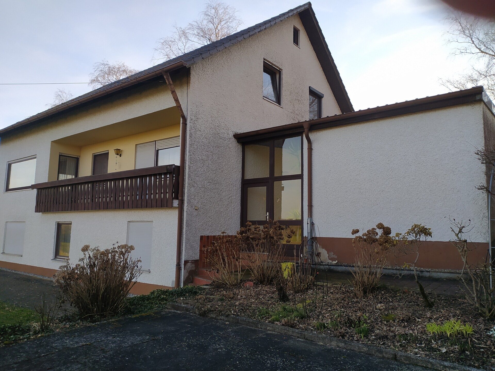 Immobilienangebot - Waldstetten - Alle - Dort wohnen, wo andere Urlaub machen
2-FMH, mögl. ELW, mehrere Grundstücke, 5 Garagen, Nebengebäude.