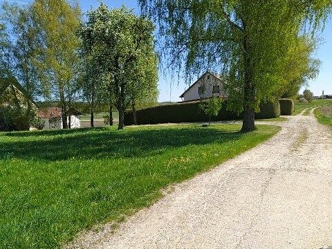 Immobilienangebot - Waldstetten - Alle - Dort wohnen, wo andere Urlaub machen
2-FMH, mögl. ELW, mehrere Grundstücke, 5 Garagen, Nebengebäude.