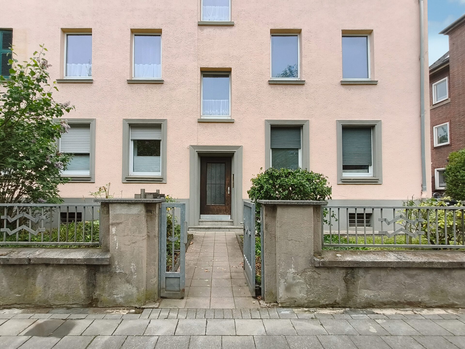 Immobilienangebot - Mönchengladbach - Alle - Attraktive 3-Zimmer-Dachgeschosswohnung mit heller Wohnatmosphäre | Eigennutzer oder Kapitalanleger