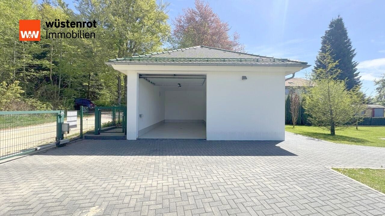 Immobilienangebot - Königsbronn / Zang - Alle - Exklusive Waldrand-Residenz: Modernes Wohnerlebnis mit Panoramablick in Königsbronn-Zang