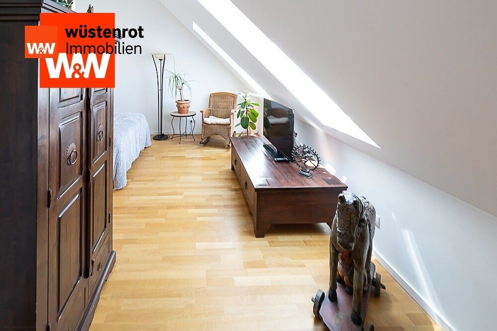 Immobilienangebot - Markt Indersdorf - Alle - Hochwertige OG/Maisonette Whg. mit Panoramablick. 135 m2 Wfl. mit Keller, Lift u. Tgg. m. Wallbox