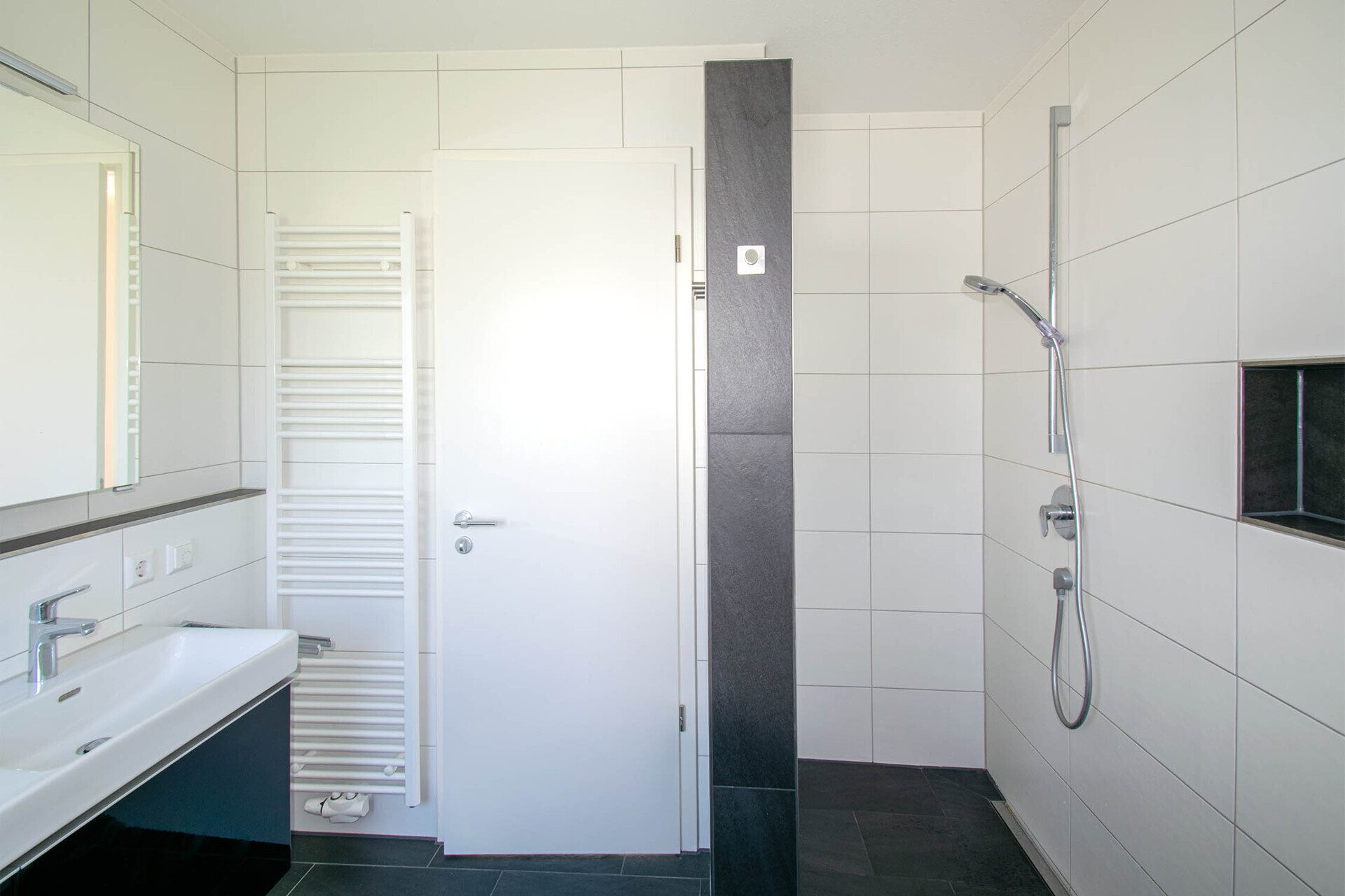 Immobilienangebot - Stuttgart - Alle - Einziehen und Wohlfühlen - Moderne Doppelhaushälfte in attraktiver Wohnlage von S-Zuffenhauen