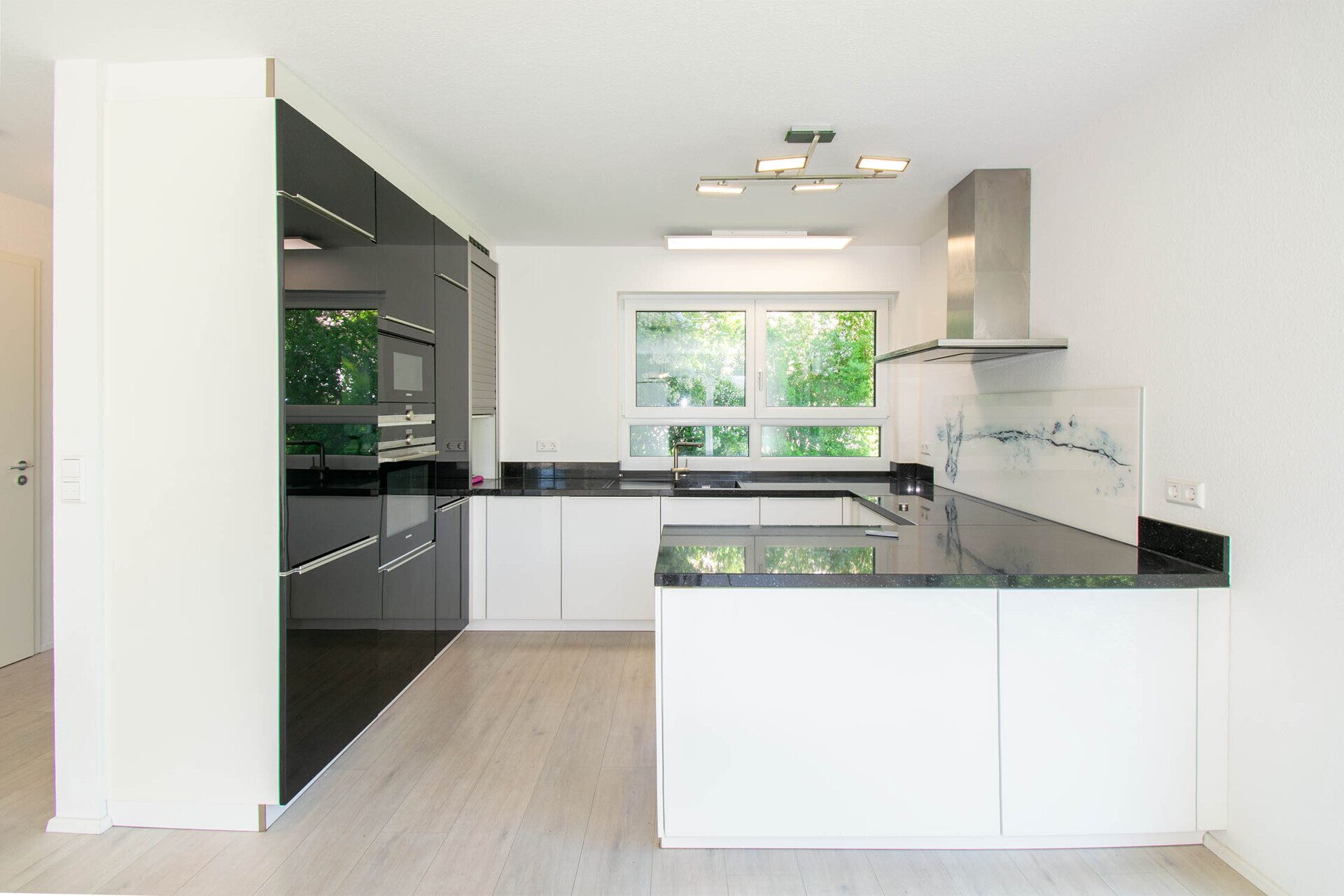 Immobilienangebot - Stuttgart - Alle - Einziehen und Wohlfühlen - Moderne Doppelhaushälfte in attraktiver Wohnlage von S-Zuffenhauen