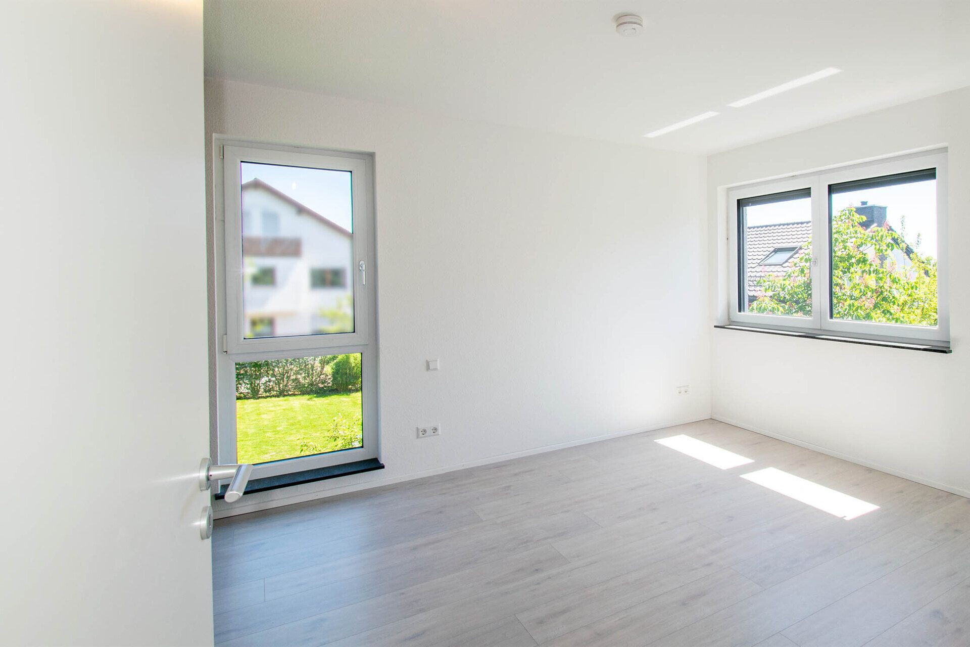 Immobilienangebot - Stuttgart - Alle - Einziehen und Wohlfühlen - Moderne Doppelhaushälfte in attraktiver Wohnlage von S-Zuffenhauen