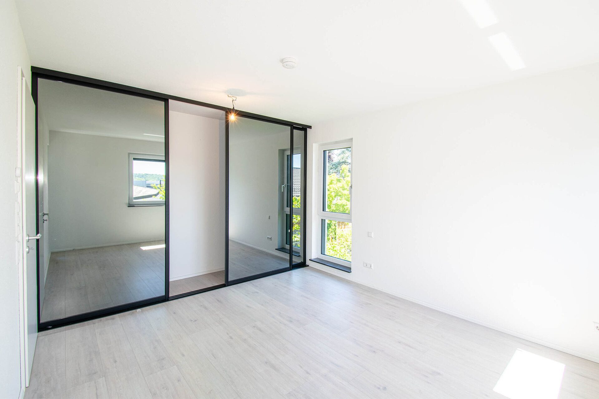 Immobilienangebot - Stuttgart - Alle - Einziehen und Wohlfühlen - Moderne Doppelhaushälfte in attraktiver Wohnlage von S-Zuffenhauen