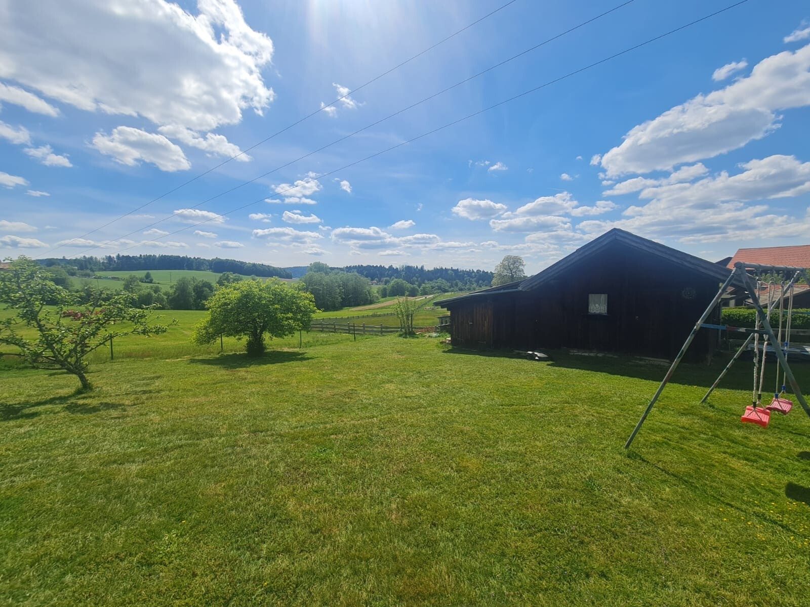 Immobilienangebot - Jandelsbrunn / Neufang - Alle - Familienglück im Grünen! Bezahlbares EFH mit 3 Garagen und tollem Garten in sonniger, ruhiger Lage.