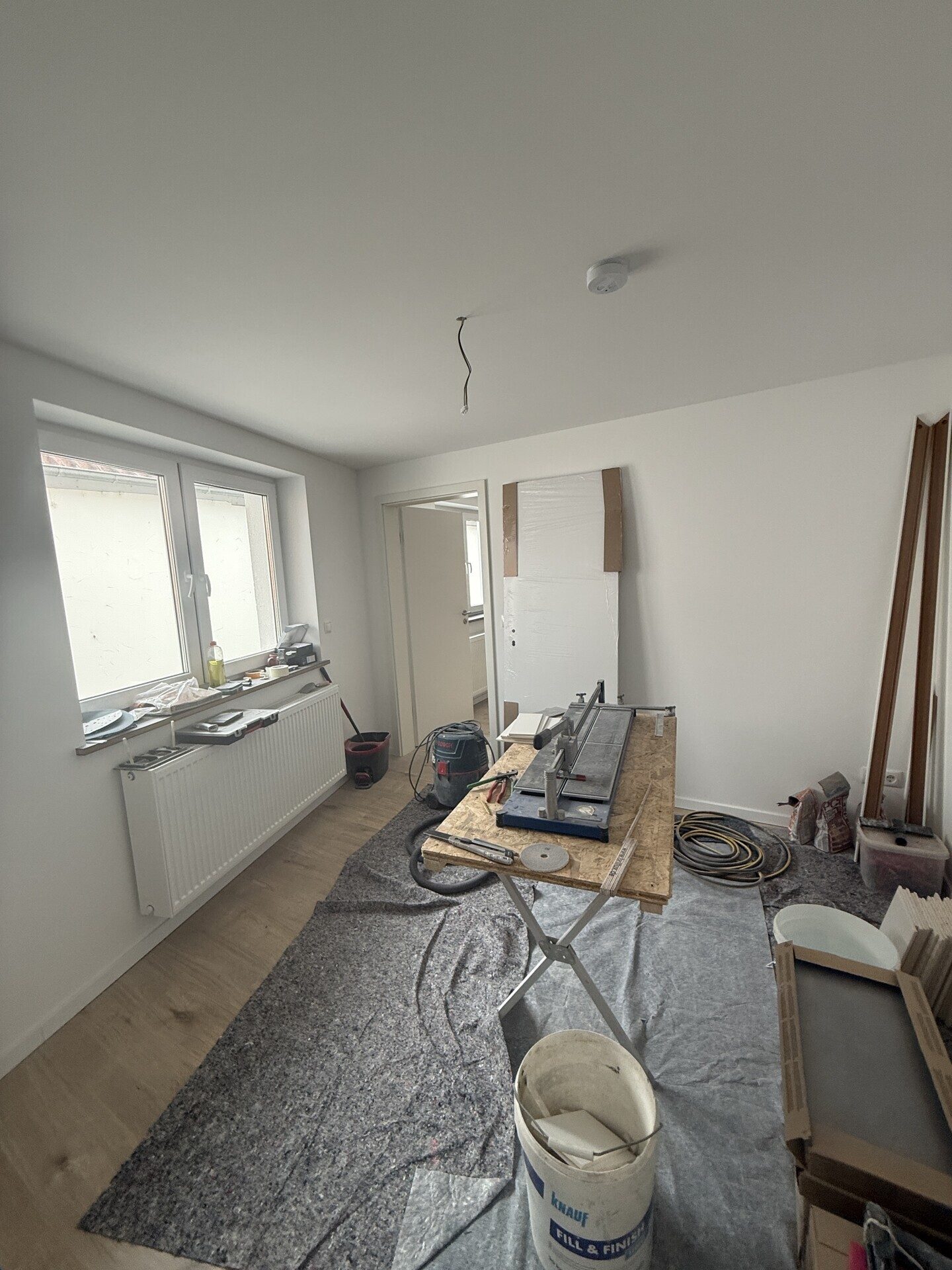 Immobilienangebot - Zeiskam - Alle - Zwei hochwertig kernsanierte DHH mit Wärmepumpe und Photovoltaik, großer Scheune + Garten in Zeiskam