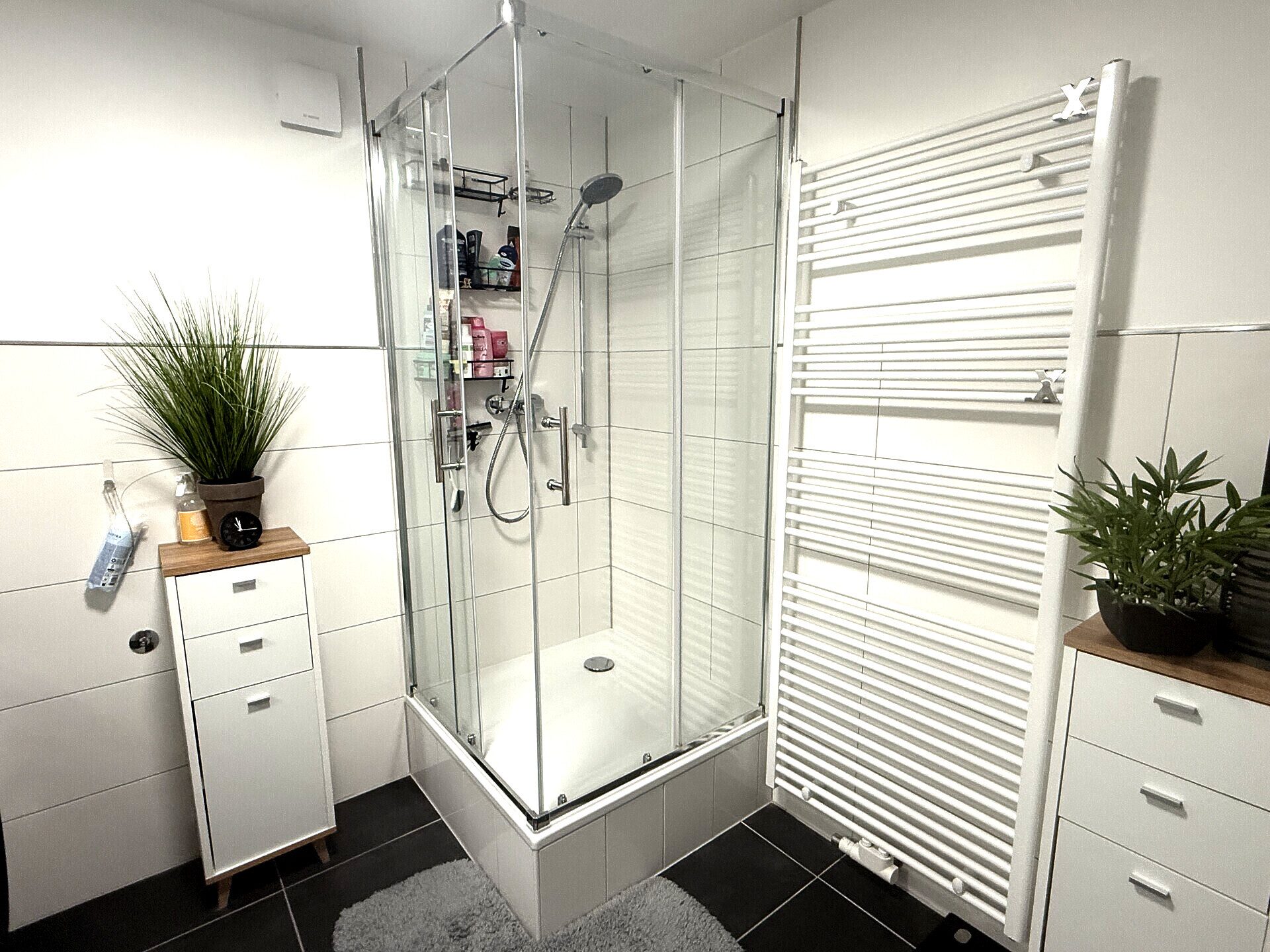 Immobilienangebot - Zeiskam - Alle - Zwei hochwertig kernsanierte DHH mit Wärmepumpe und Photovoltaik, großer Scheune + Garten in Zeiskam