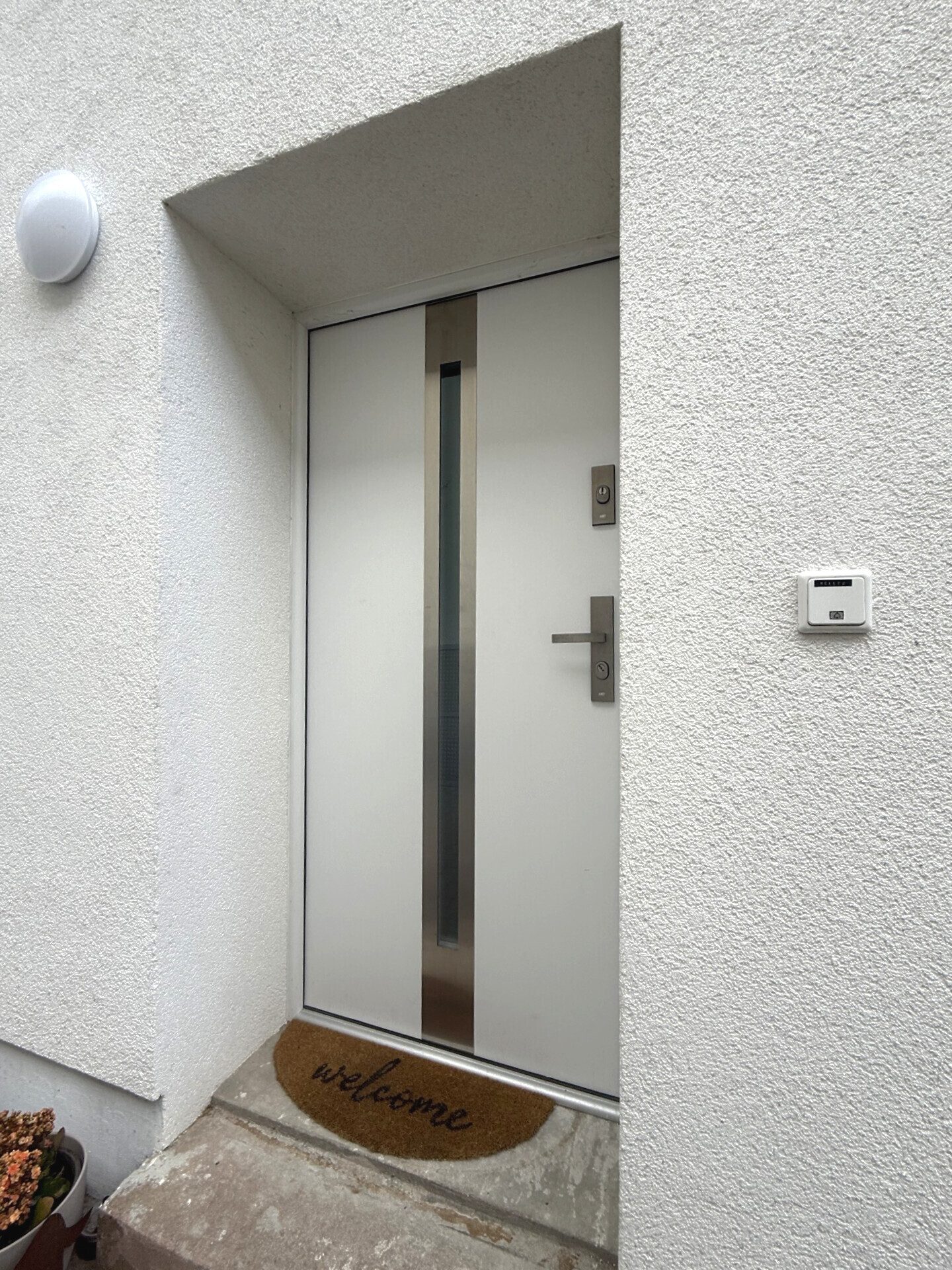 Immobilienangebot - Zeiskam - Alle - Zwei hochwertig kernsanierte DHH mit Wärmepumpe und Photovoltaik, großer Scheune + Garten in Zeiskam