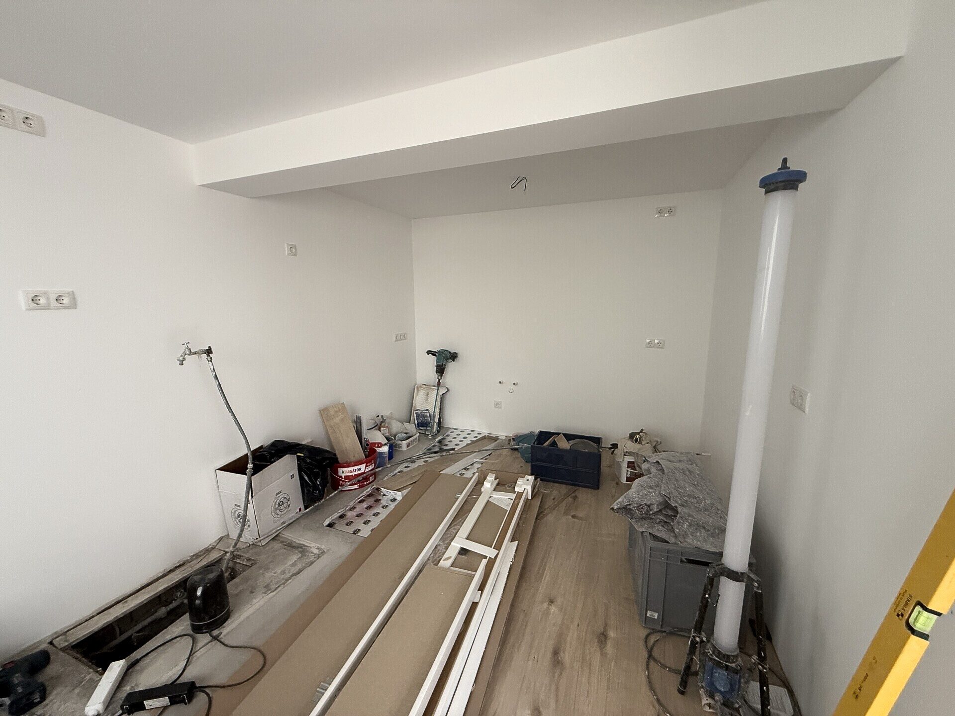 Immobilienangebot - Zeiskam - Alle - Zwei hochwertig kernsanierte DHH mit Wärmepumpe und Photovoltaik, großer Scheune + Garten in Zeiskam