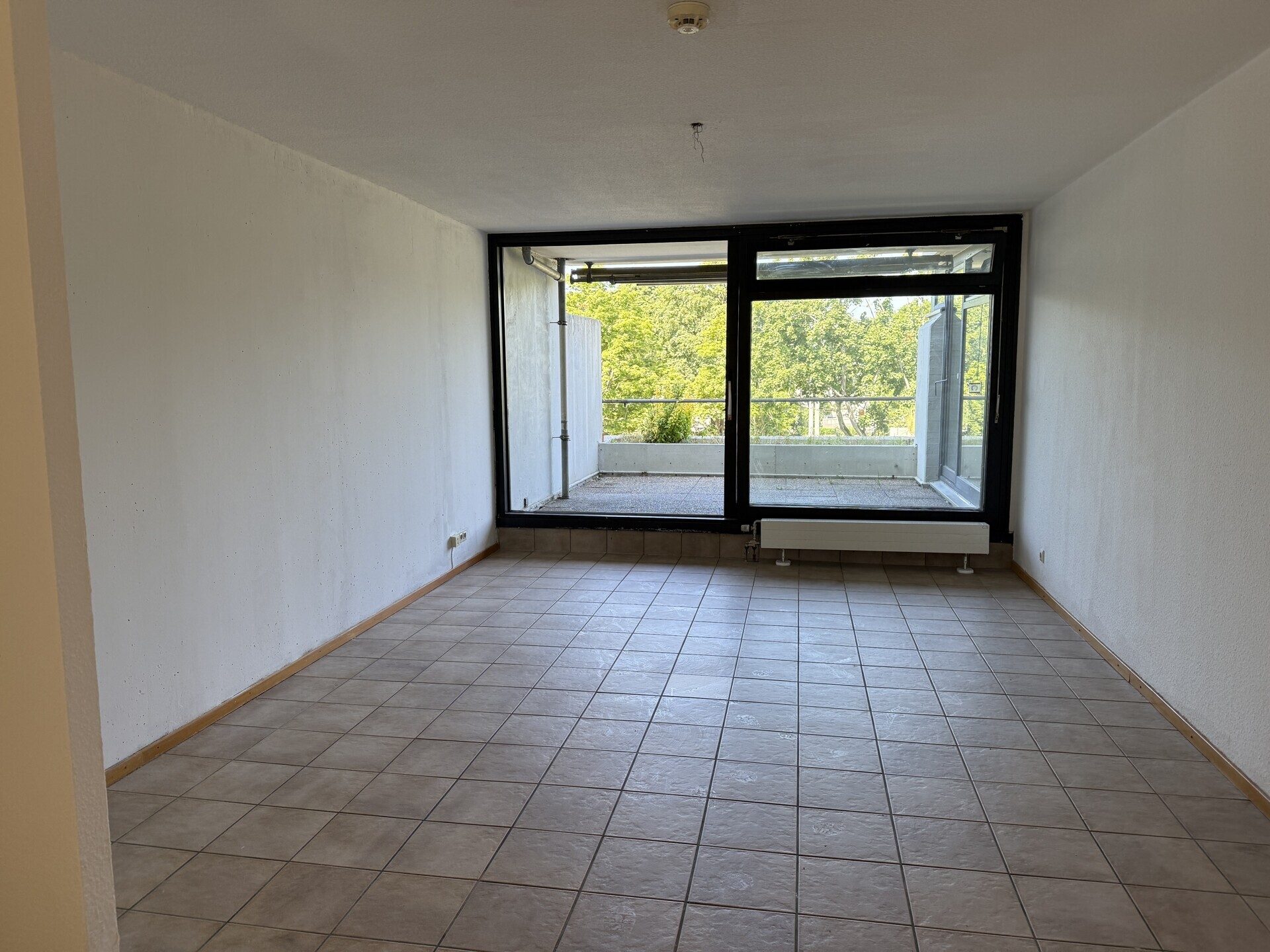 Immobilienangebot - Karlsruhe - Alle - 86 m² Terrassenwohnung mit Stellplatz am Rüppurrer Schloss in KA