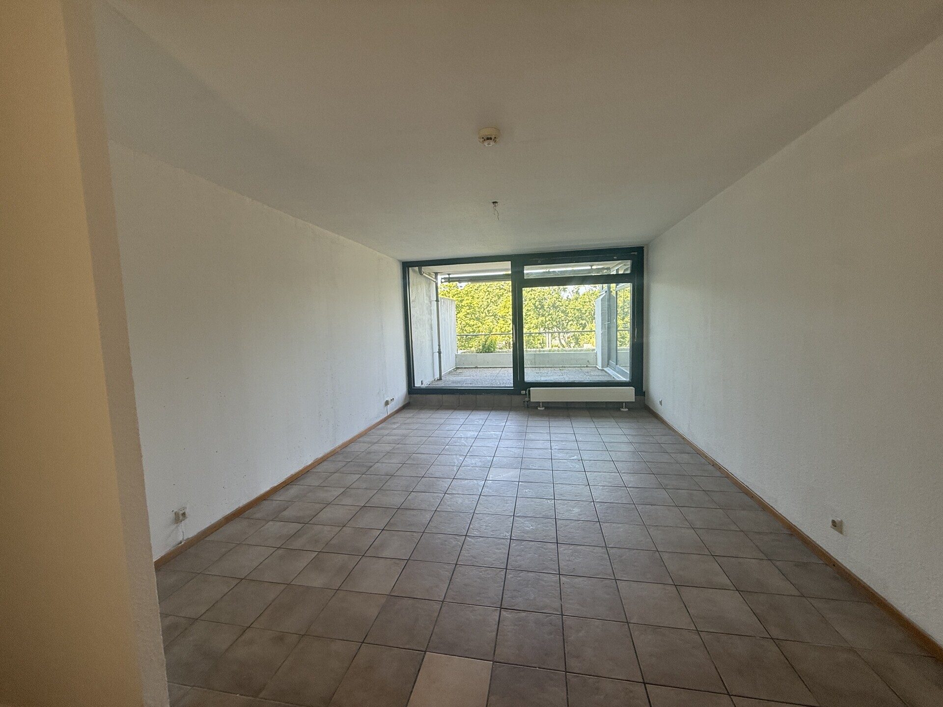 Immobilienangebot - Karlsruhe - Alle - 86 m² Terrassenwohnung mit Stellplatz am Rüppurrer Schloss in KA