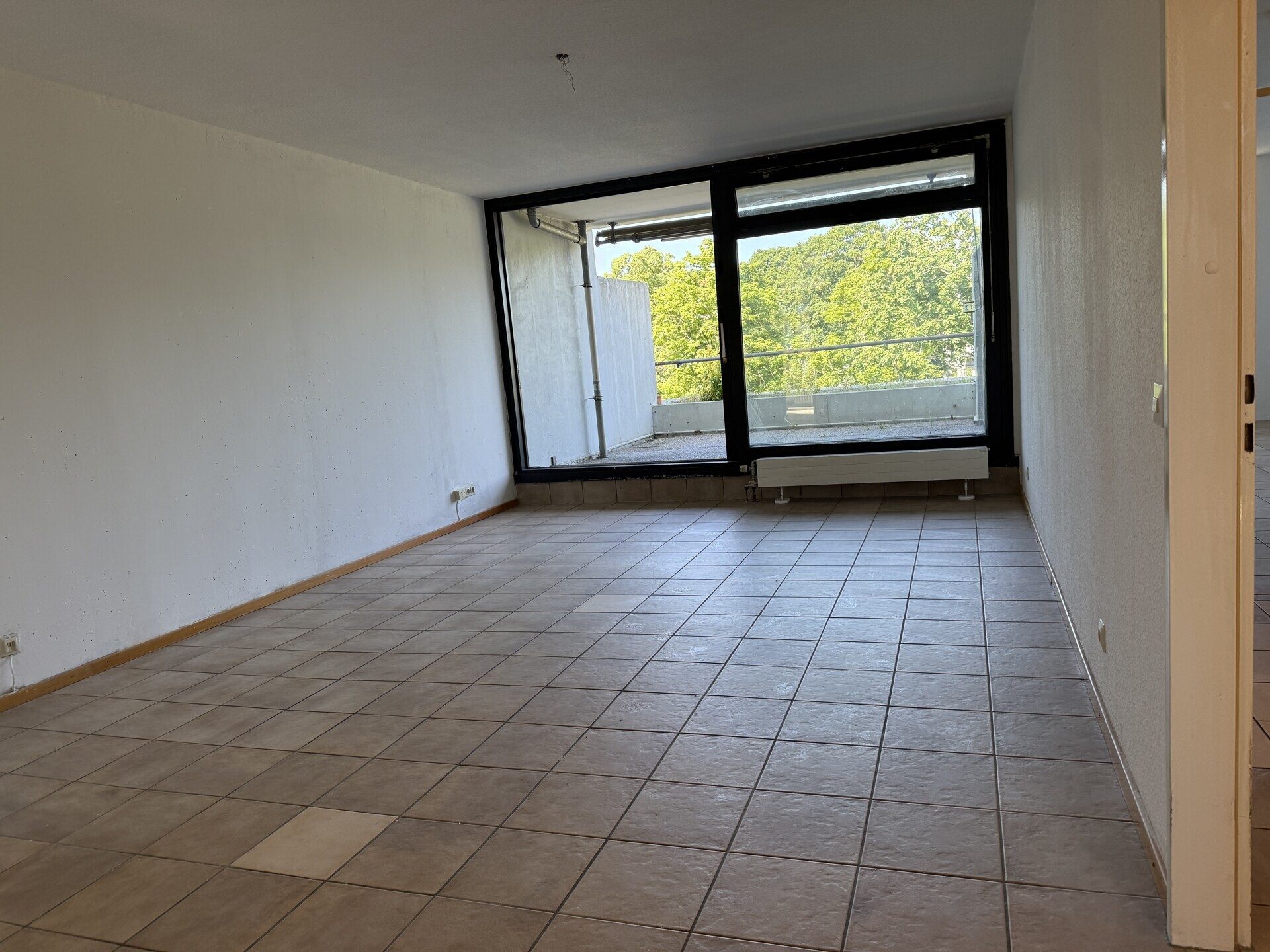 Immobilienangebot - Karlsruhe - Alle - 86 m² Terrassenwohnung mit Stellplatz am Rüppurrer Schloss in KA