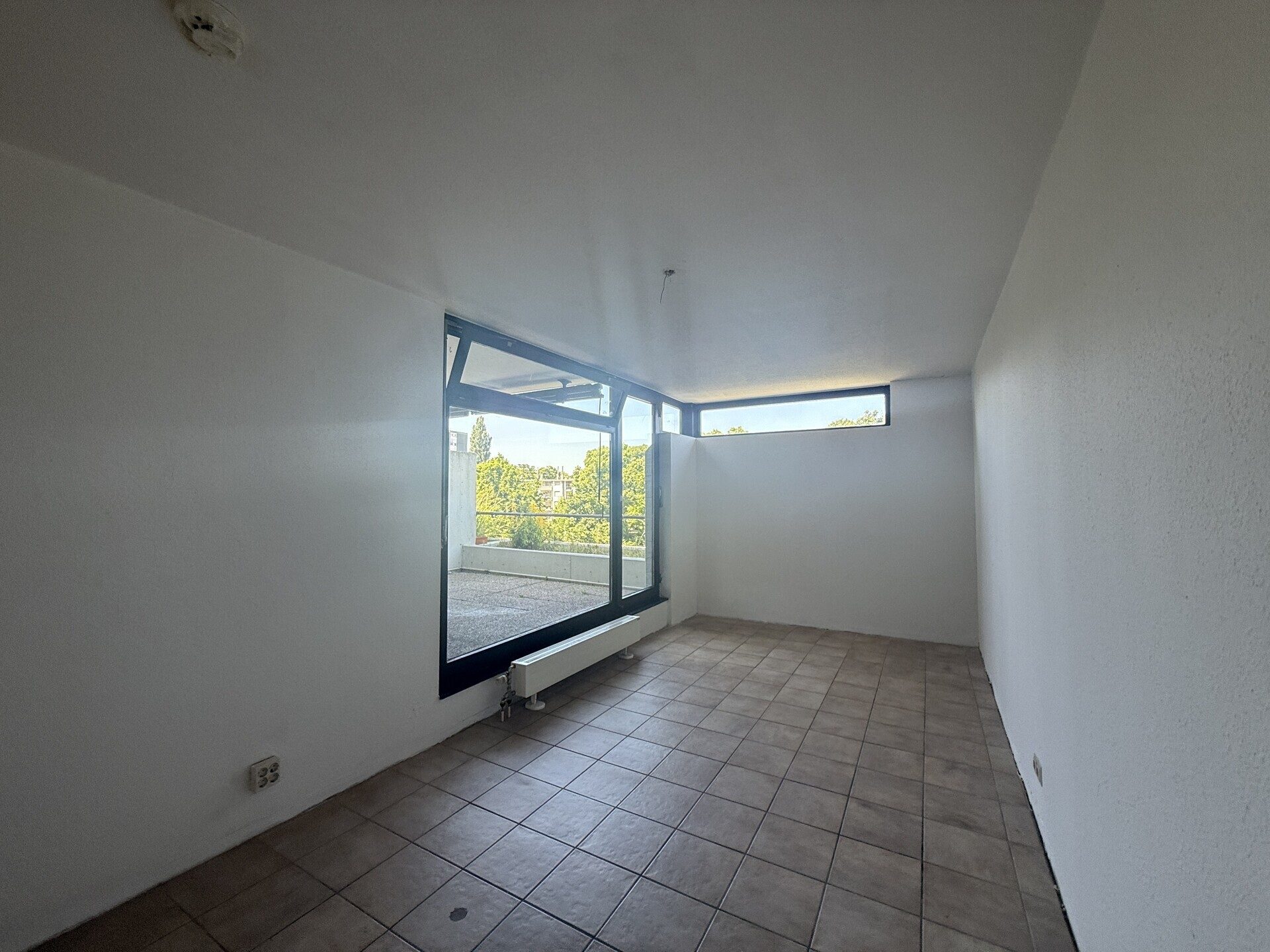 Immobilienangebot - Karlsruhe - Alle - 86 m² Terrassenwohnung mit Stellplatz am Rüppurrer Schloss in KA