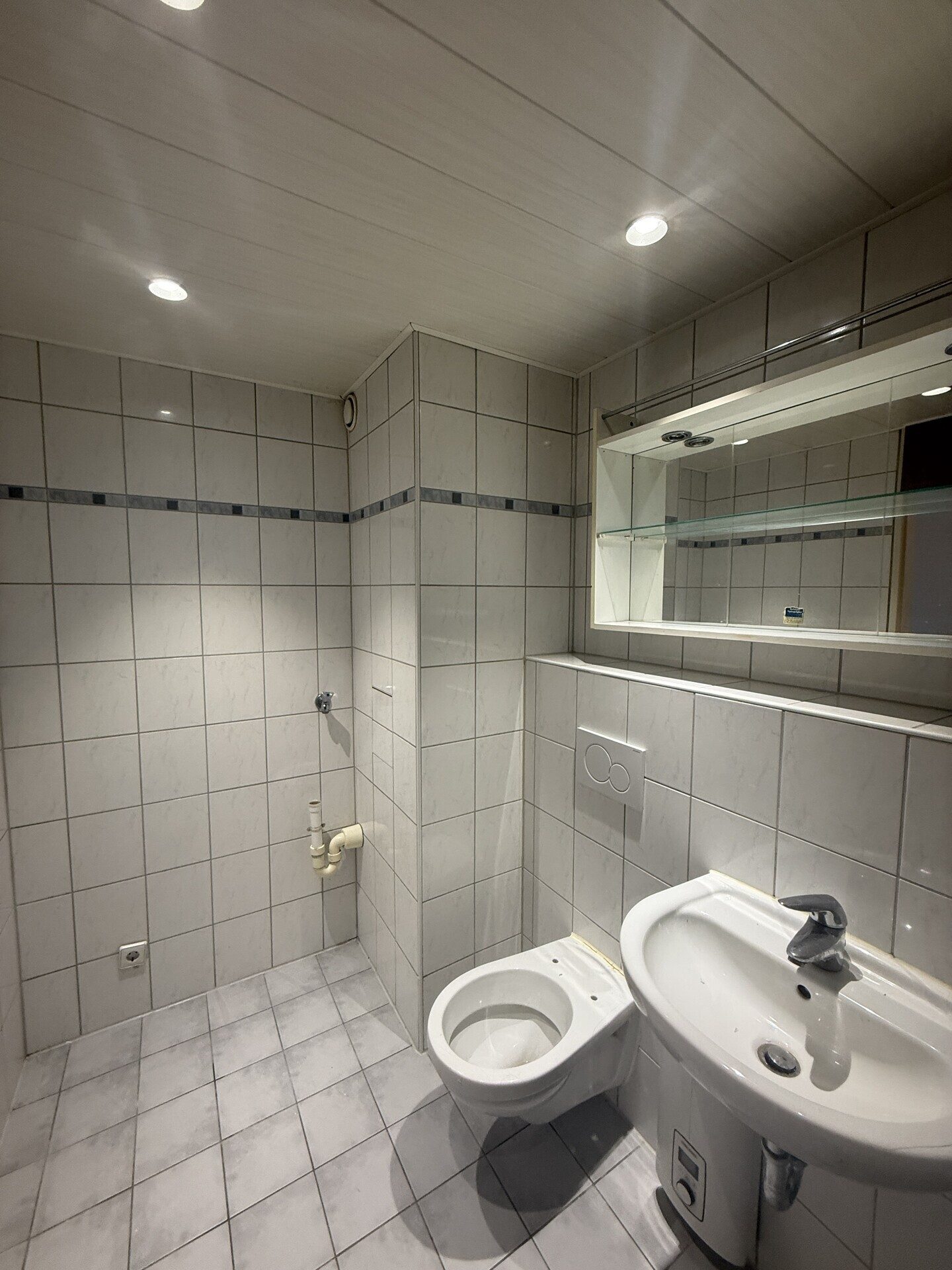 Immobilienangebot - Karlsruhe - Alle - 86 m² Terrassenwohnung mit Stellplatz am Rüppurrer Schloss in KA