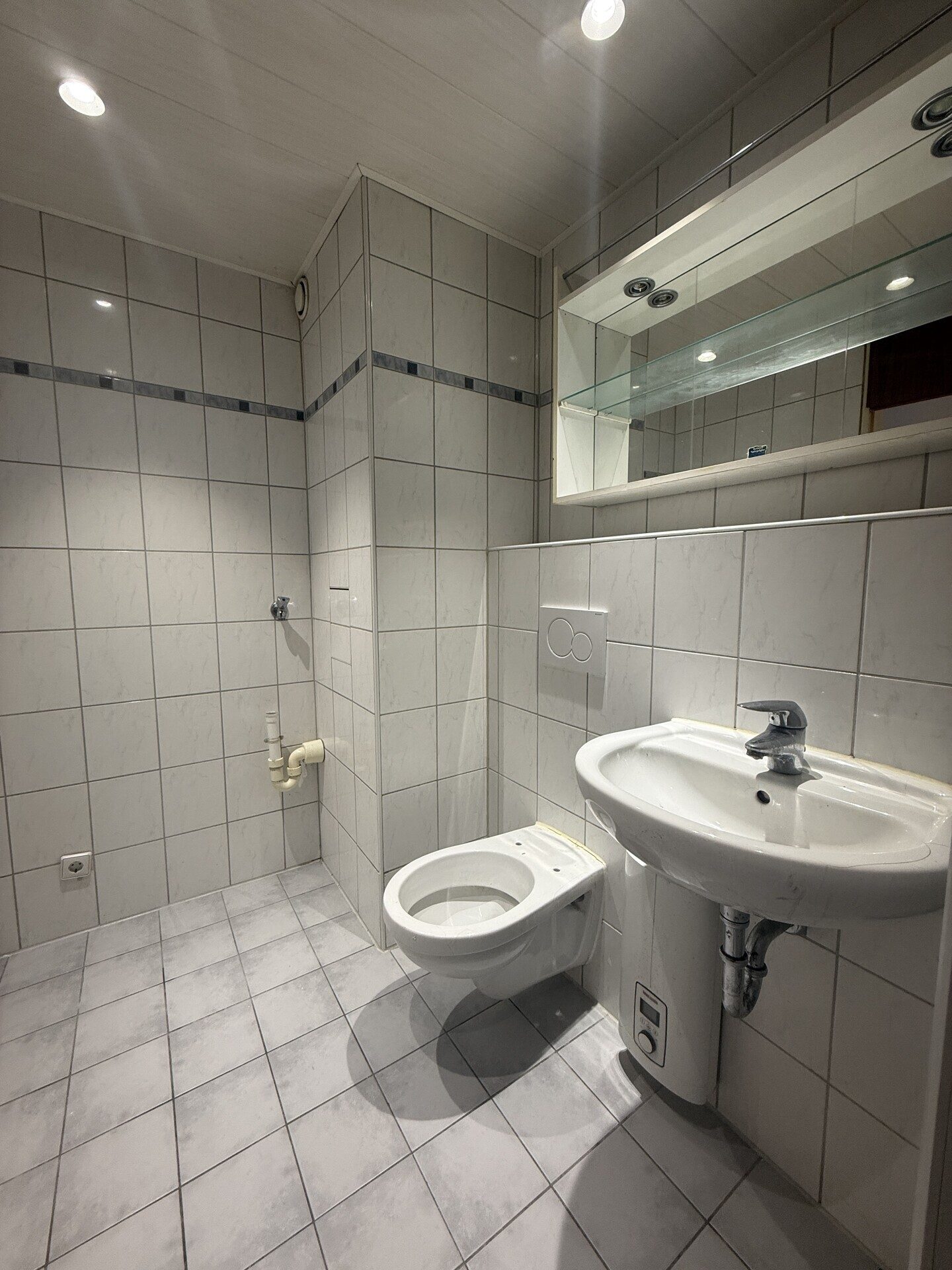 Immobilienangebot - Karlsruhe - Alle - 86 m² Terrassenwohnung mit Stellplatz am Rüppurrer Schloss in KA