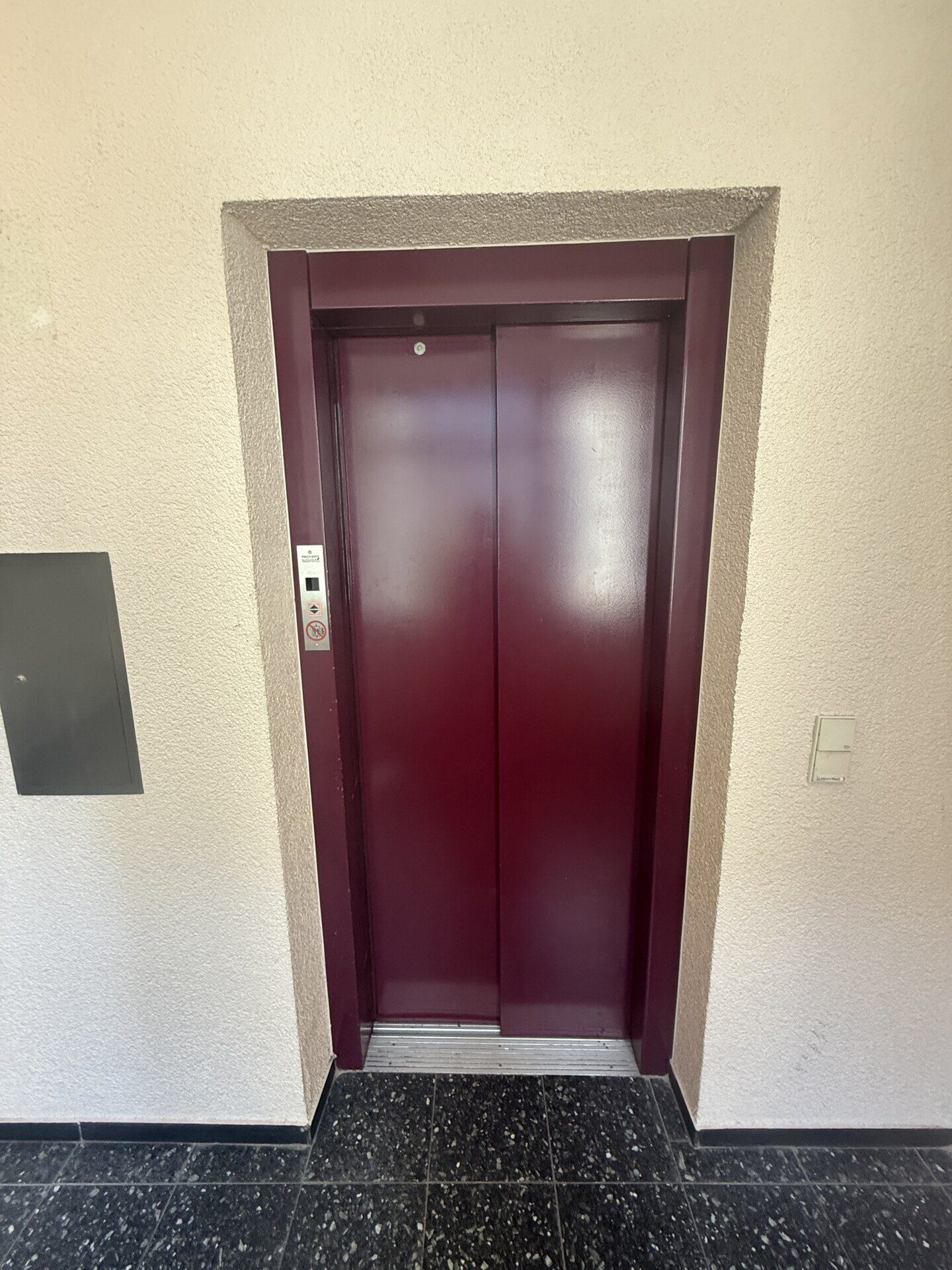 Immobilienangebot - Karlsruhe - Alle - 86 m² Terrassenwohnung mit Stellplatz am Rüppurrer Schloss in KA