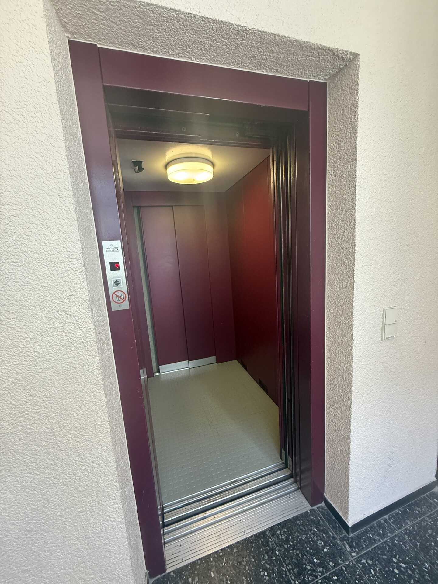 Immobilienangebot - Karlsruhe - Alle - 86 m² Terrassenwohnung mit Stellplatz am Rüppurrer Schloss in KA