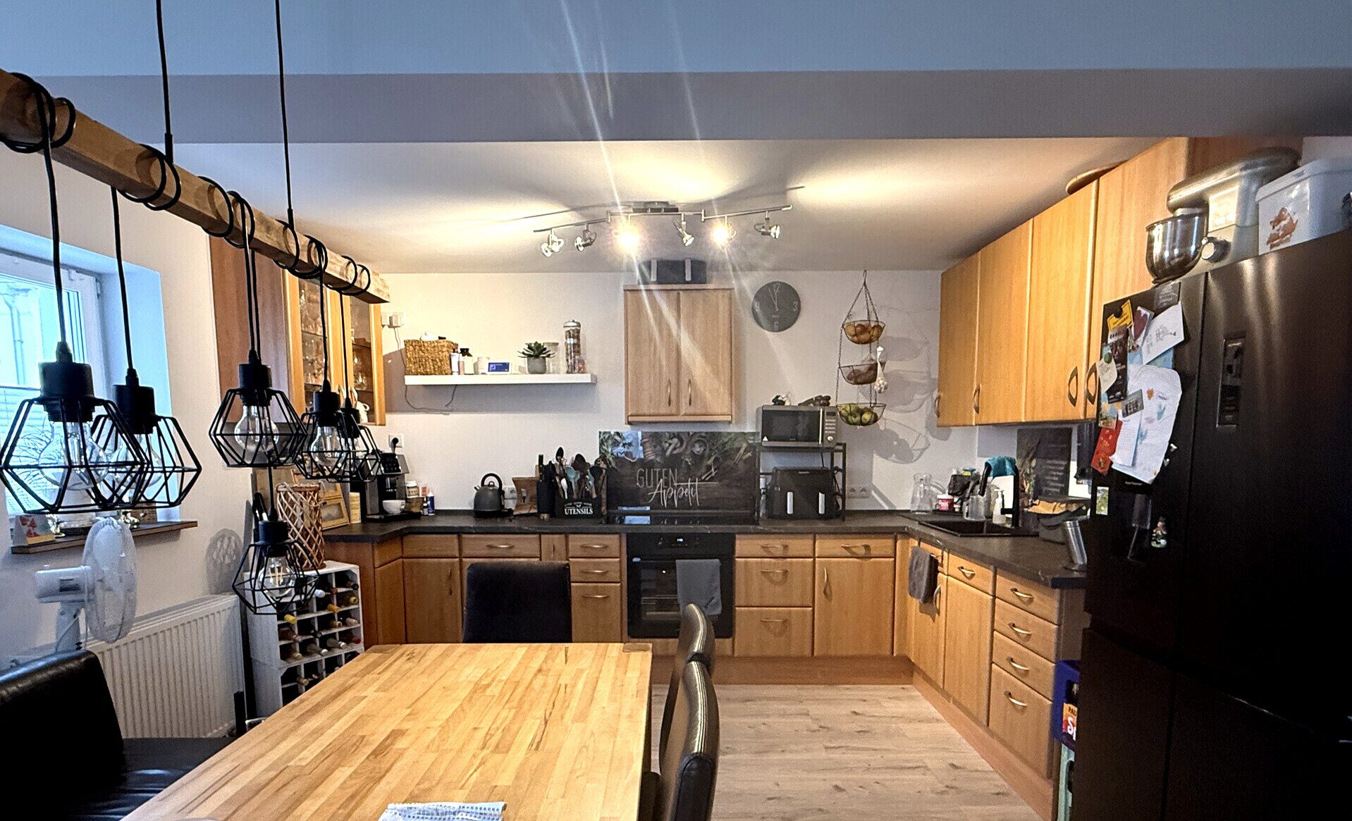 Immobilienangebot - Zeiskam - Alle - Zwei hochwertig kernsanierte DHH mit Wärmepumpe und Photovoltaik, großer Scheune + Garten in Zeiskam