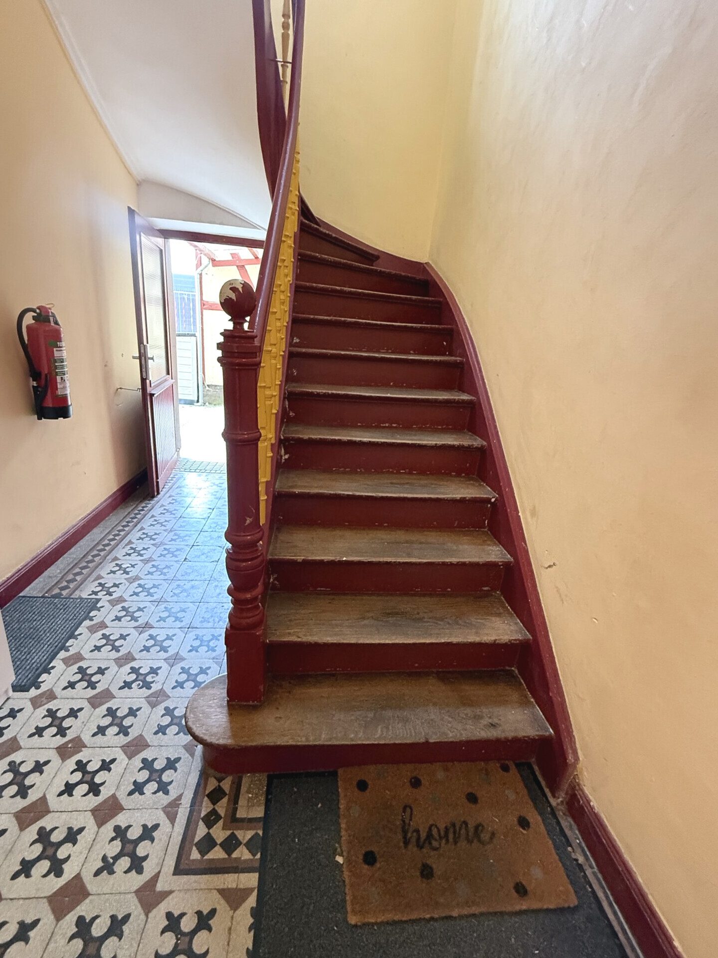 Immobilienangebot - Frankenthal (Pfalz) - Alle - Denkmalgeschütztes Jugendstilhaus mit 3 komplett renovierten 70 m² Wohnungen in Frankenthal