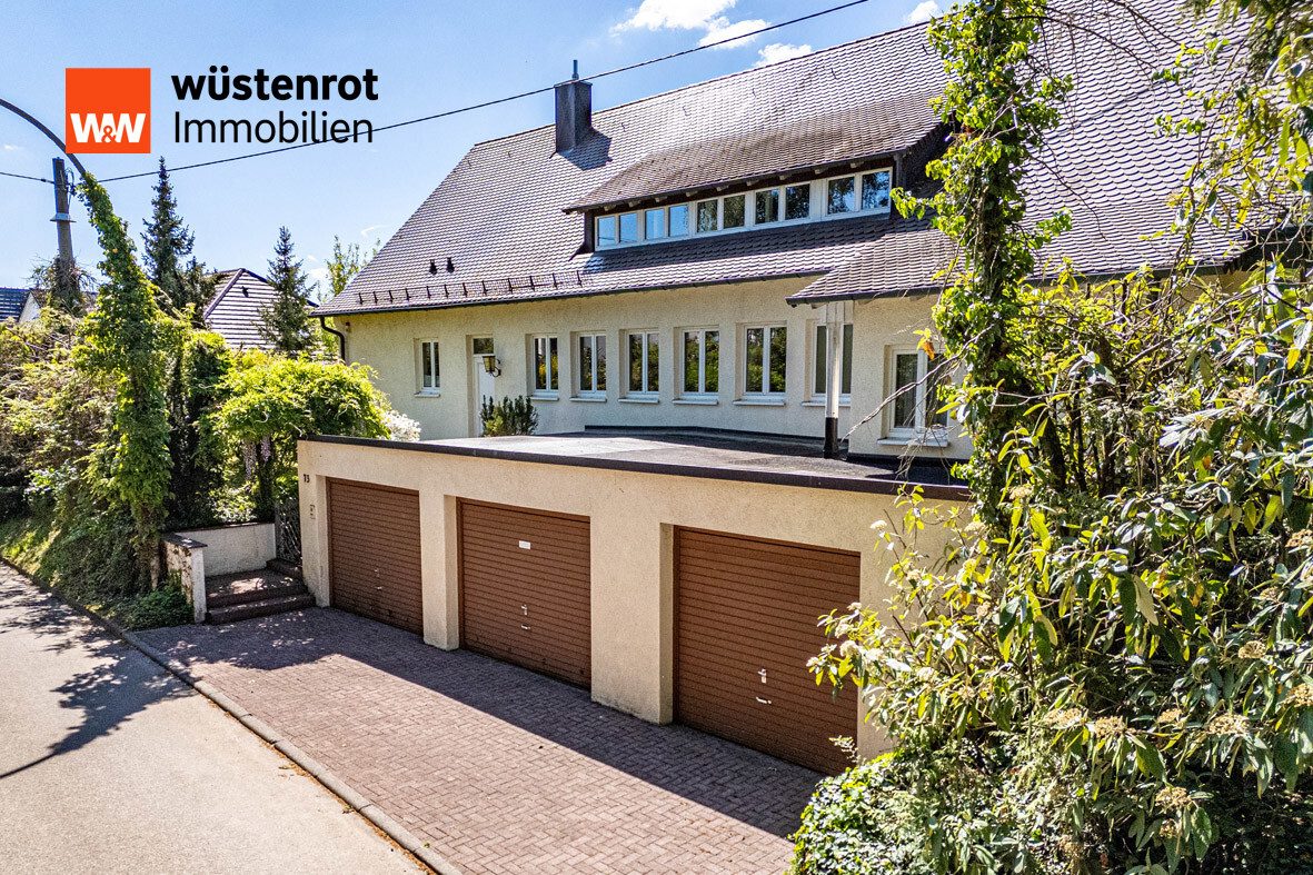 Immobilienangebot - Backnang - Alle - Großzügiges Domizil mit weitläufigem Garten und Schwimmbadhaus