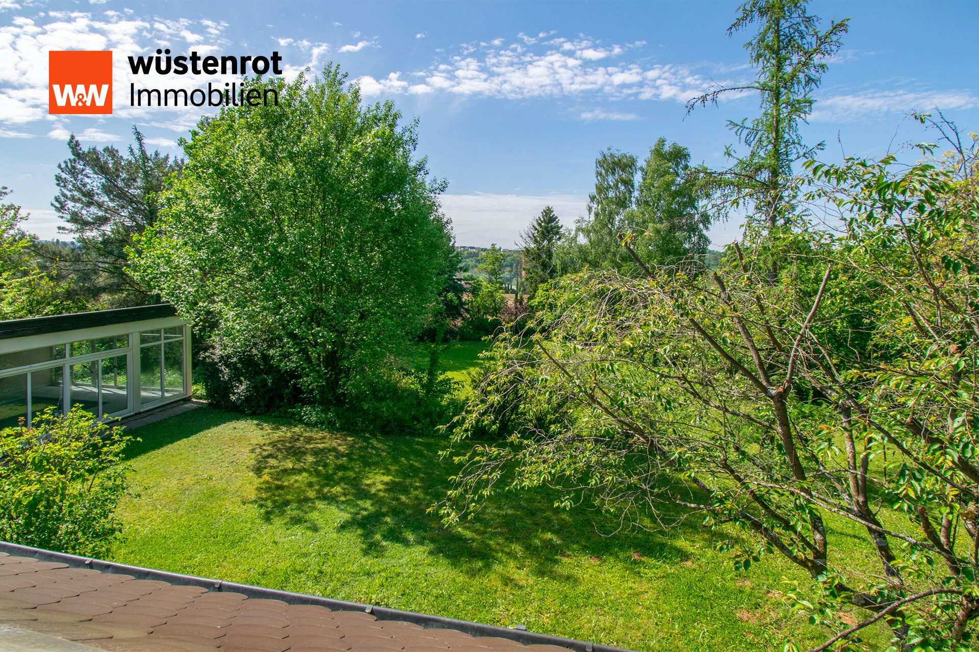Immobilienangebot - Backnang - Alle - Großzügiges Domizil mit weitläufigem Garten und Schwimmbadhaus