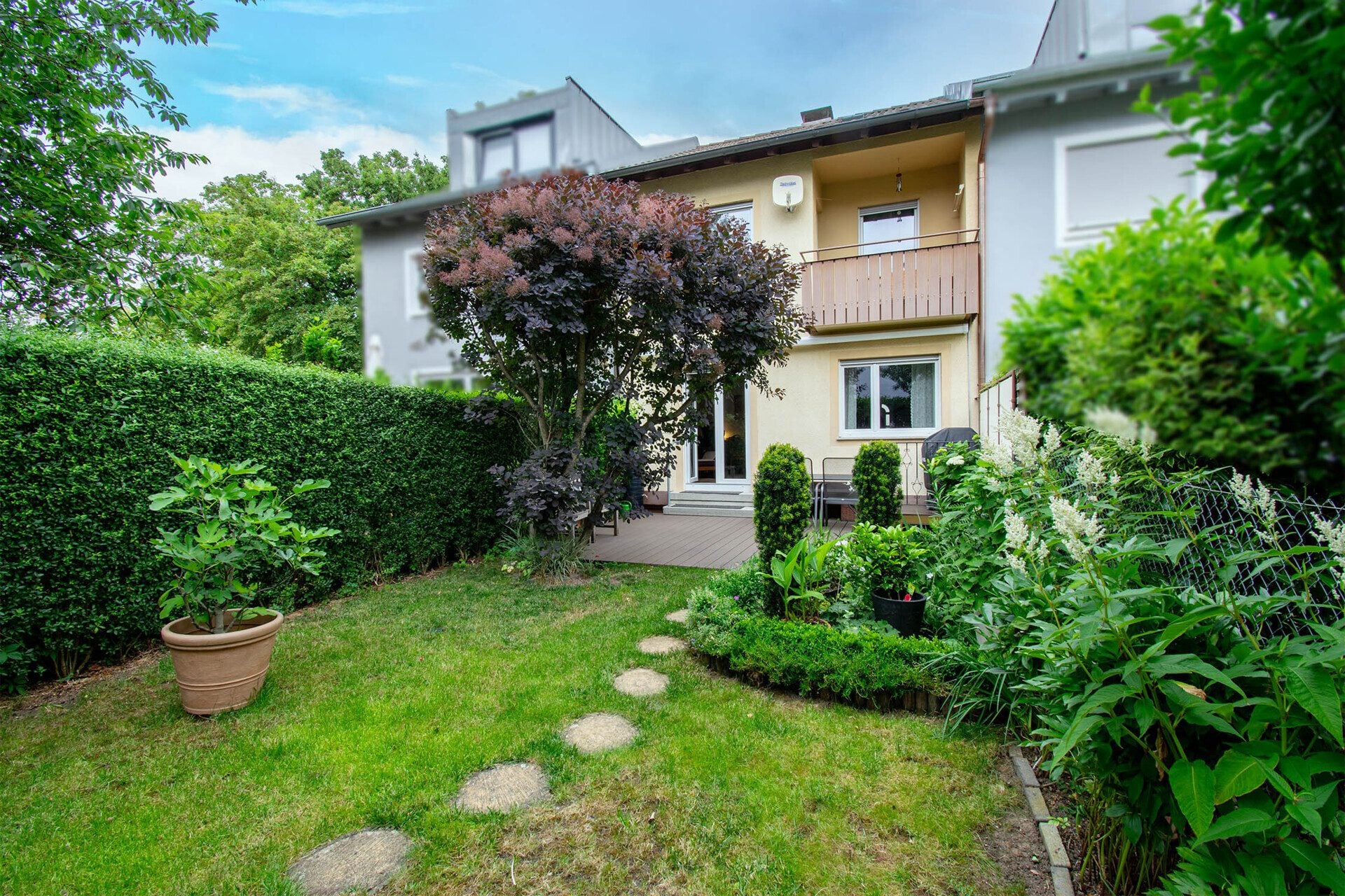 Immobilienangebot - Waiblingen - Alle - TOP-Infrastruktur und dennoch ruhig gelegen: Reihenmittelhaus mit Ausbaupotential!