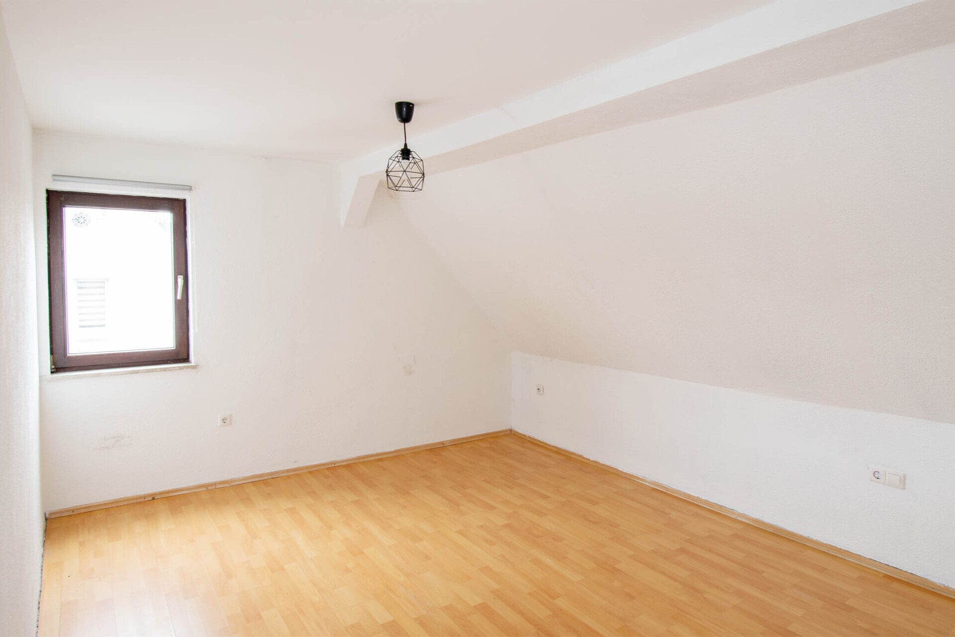 Immobilienangebot - Kirchheim am Neckar - Alle - Handwerker und Kapitalanleger aufgepasst - Mehrfamilienhaus mit viel Potenzial