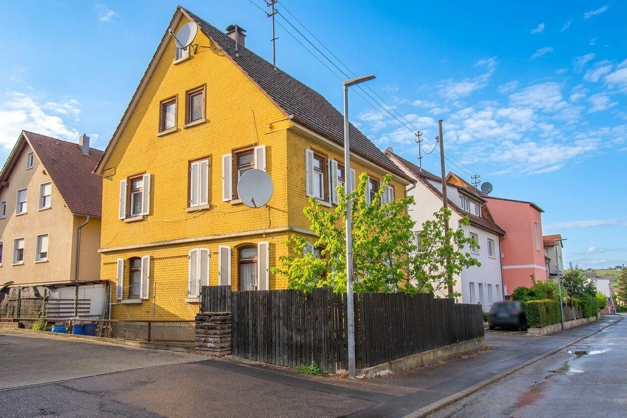 Immobilienangebot - Kirchheim am Neckar - Alle - Handwerker und Kapitalanleger aufgepasst - Mehrfamilienhaus mit viel Potenzial