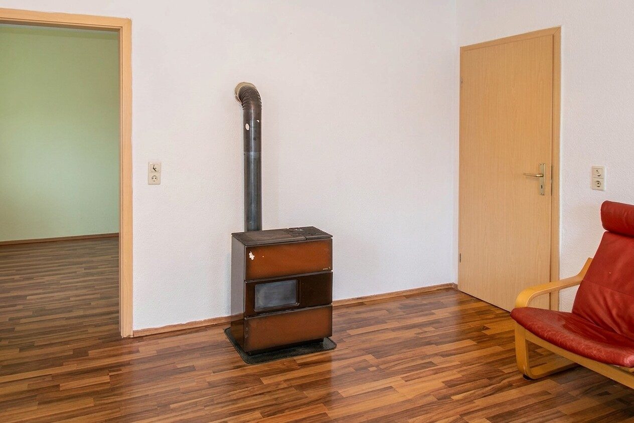 Immobilienangebot - Kirchheim am Neckar - Alle - Handwerker und Kapitalanleger aufgepasst - Mehrfamilienhaus mit viel Potenzial