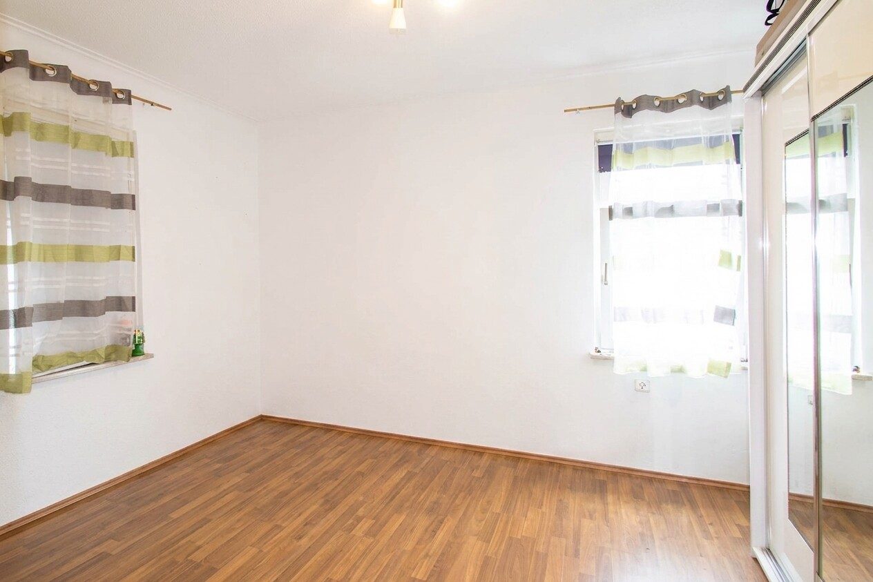Immobilienangebot - Kirchheim am Neckar - Alle - Handwerker und Kapitalanleger aufgepasst - Mehrfamilienhaus mit viel Potenzial