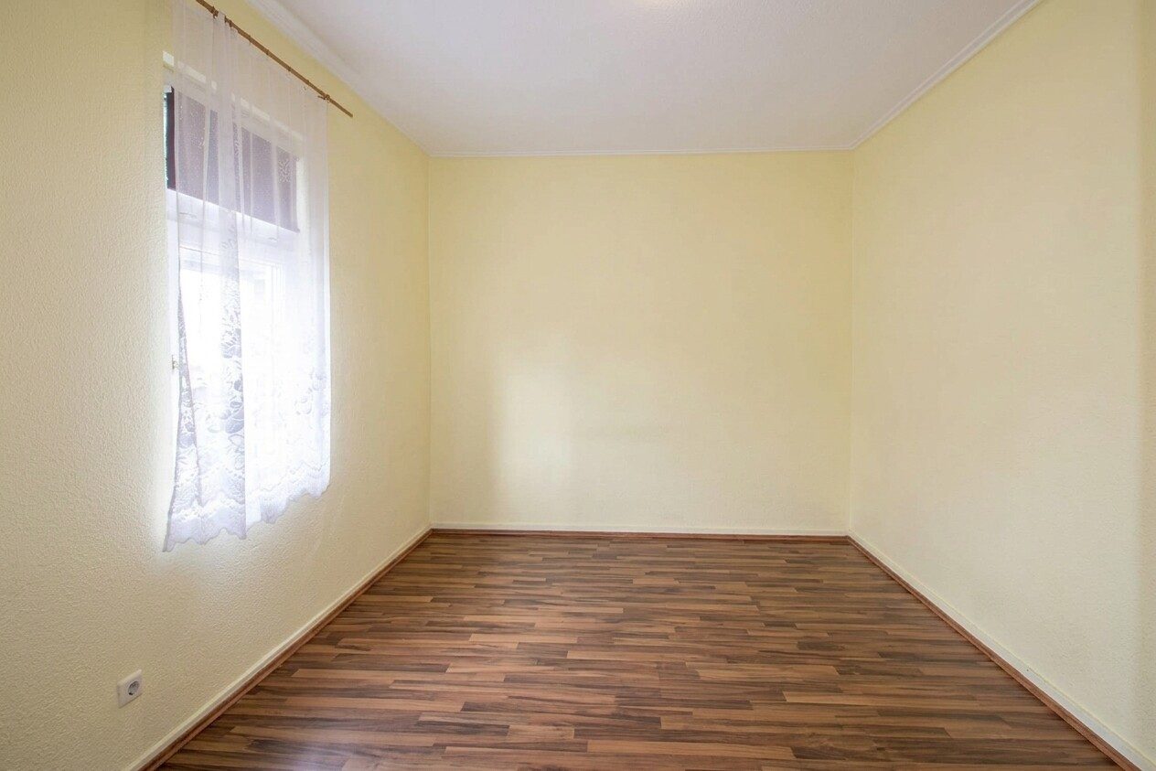 Immobilienangebot - Kirchheim am Neckar - Alle - Handwerker und Kapitalanleger aufgepasst - Mehrfamilienhaus mit viel Potenzial