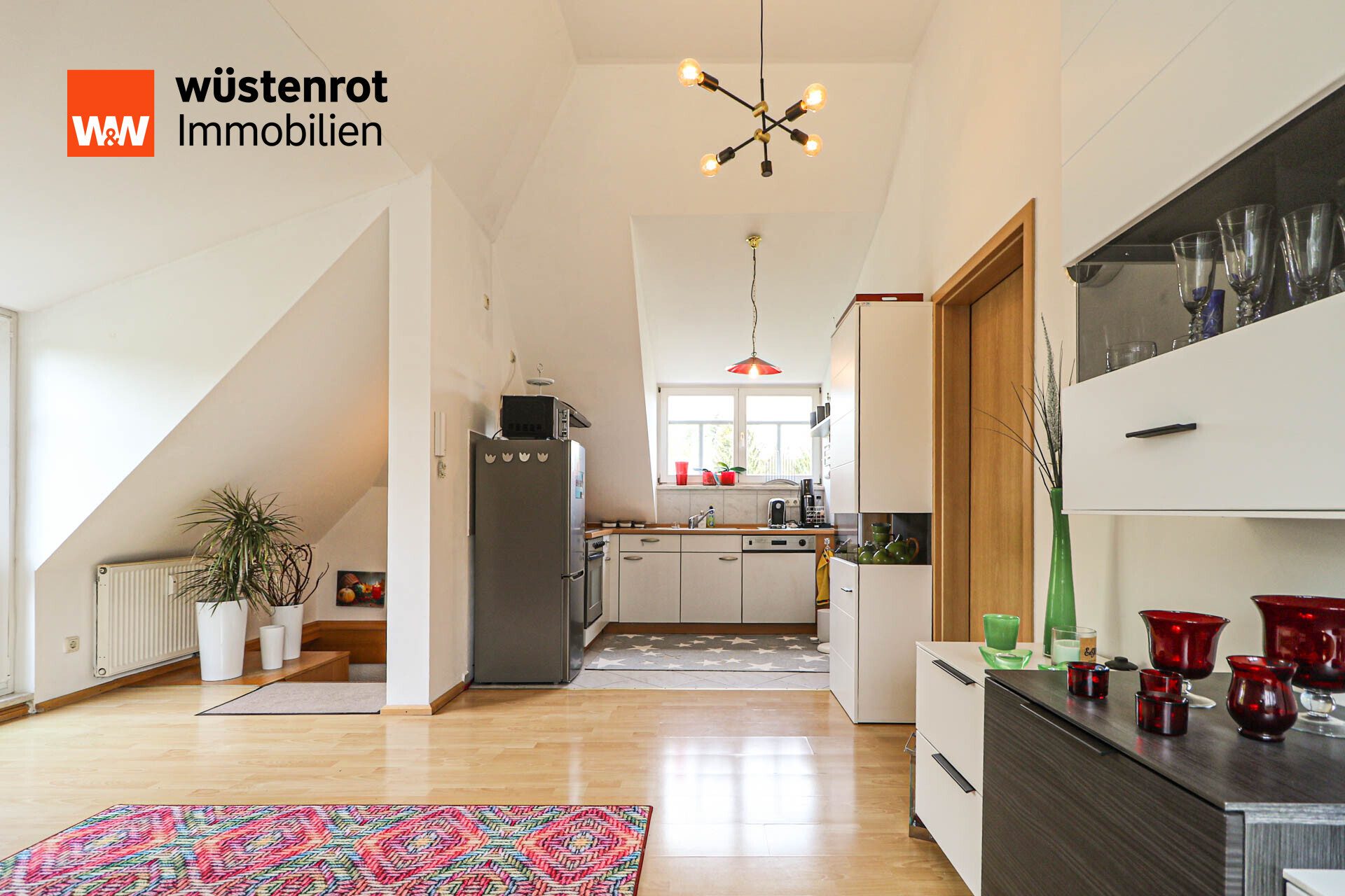 Immobilienangebot - Bad Elster - Alle - Leben über den Dächern von Bad Elster - helle, freundliche 2-Zimmer-Dachgeschosswohung
