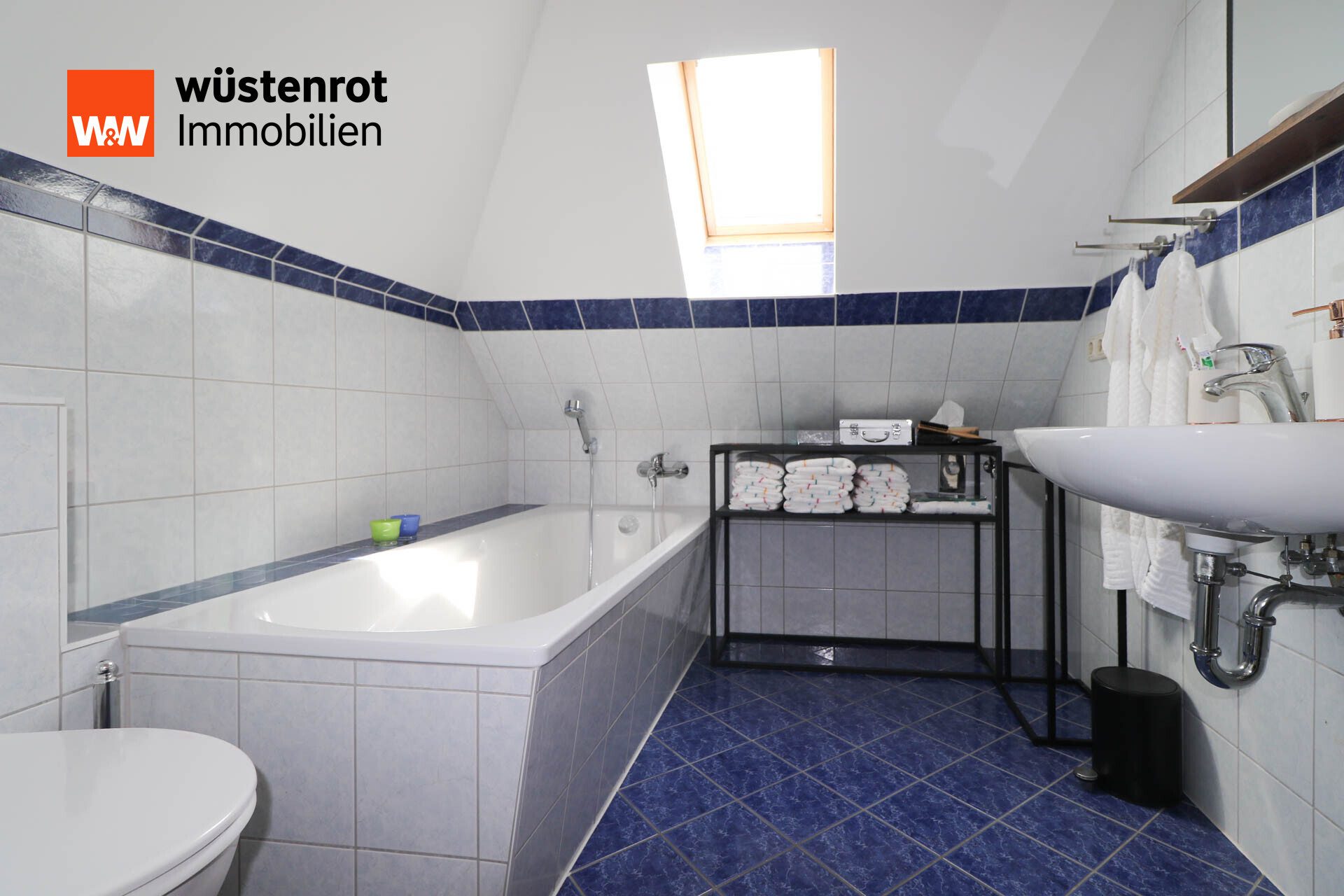 Immobilienangebot - Bad Elster - Alle - Leben über den Dächern von Bad Elster - helle, freundliche 2-Zimmer-Dachgeschosswohung