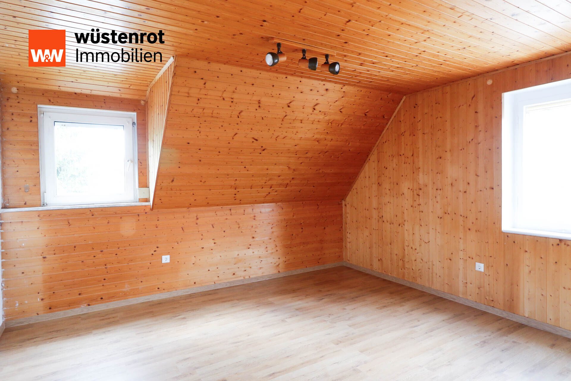 Immobilienangebot - Naila - Alle - Erst Bezug: Top Sanierte Dachgeschosswohnung in Naila!