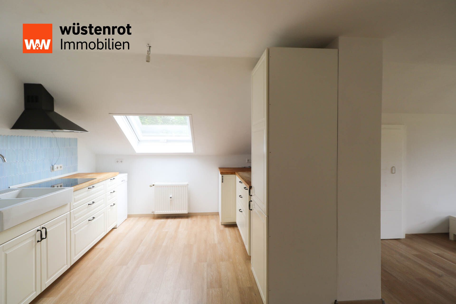 Immobilienangebot - Selb - Alle - Moderne 3-Zimmer-Dachgeschosswohnung am Schulzentrum von Selb.
