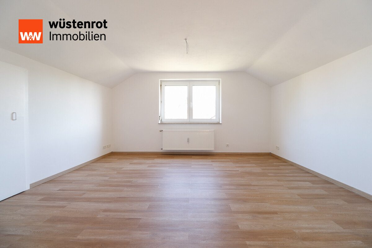 Immobilienangebot - Selb - Alle - Moderne 3-Zimmer-Dachgeschosswohnung am Schulzentrum von Selb.