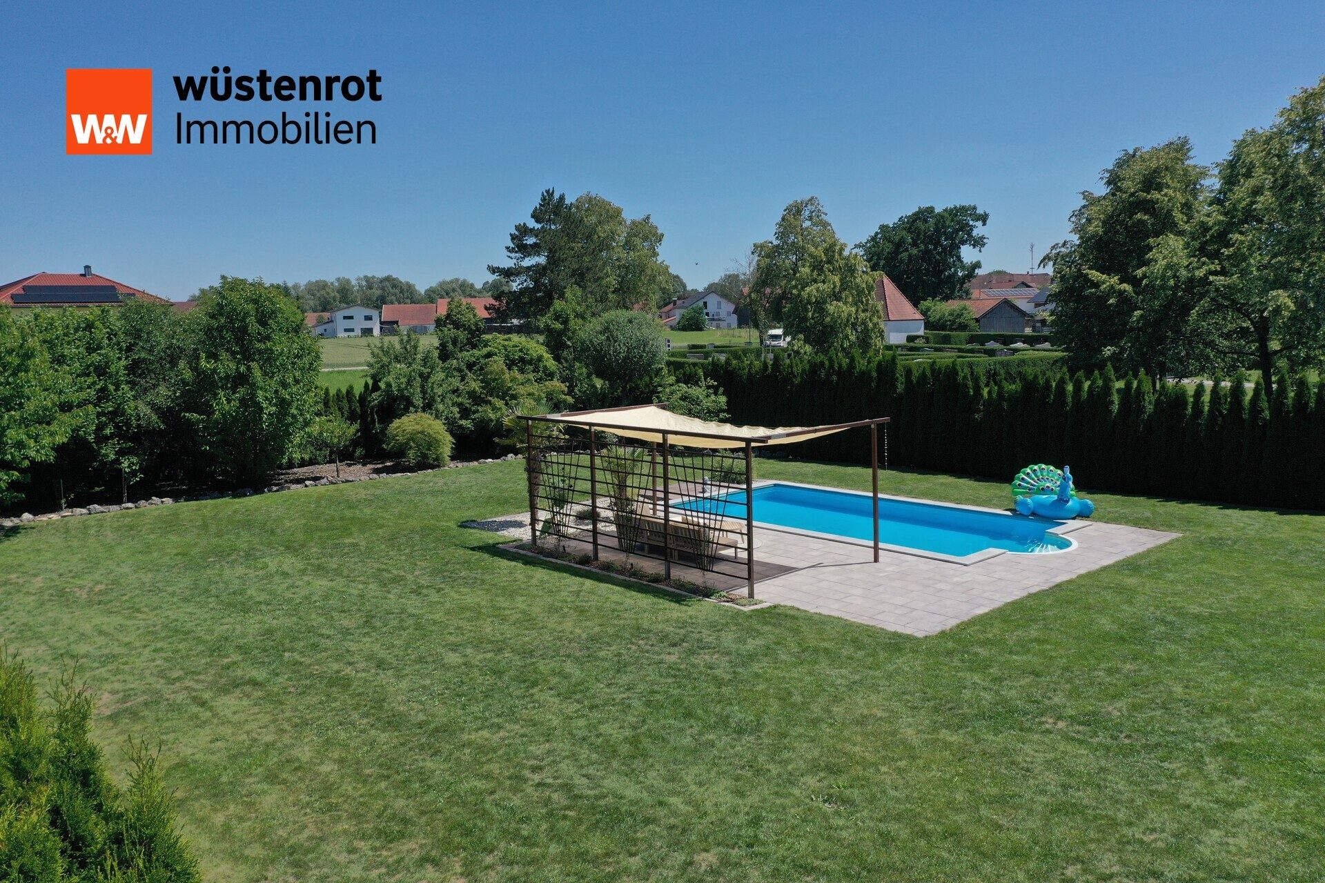 Immobilienangebot - Aholfing / Niedermotzing - Alle - Ruhe - Sonne - Glücksgefühl – Einfamilienhaus mit großem herrlichem Garten und Pool  in Aholfing